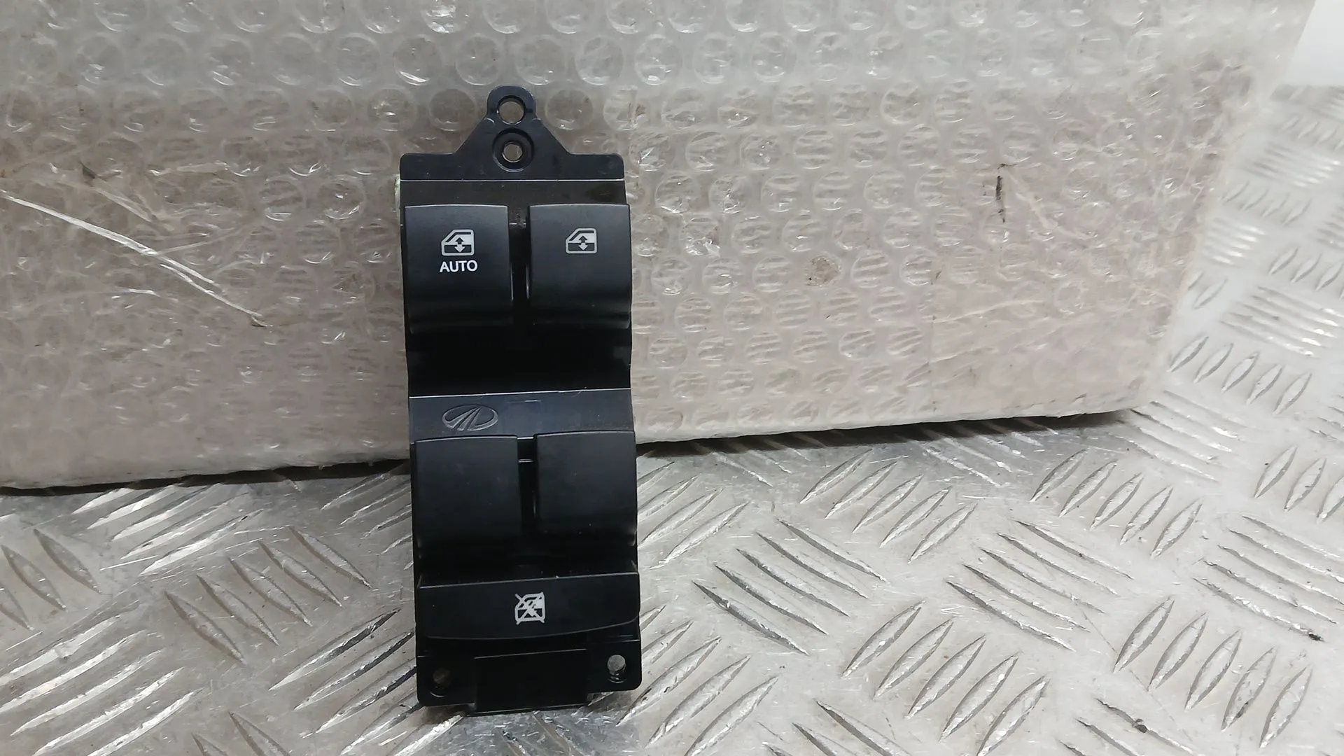 Mando Elevalunas Delantero Izquierdo para Mahindra Kuv 100 Nxt