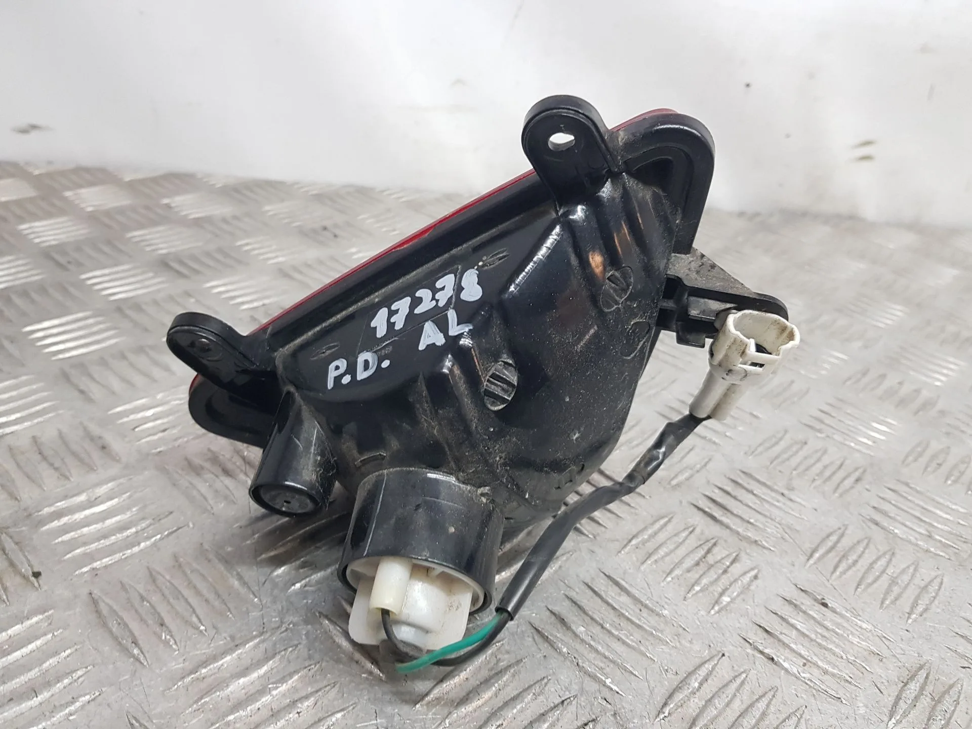 Piloto Trasero Derecho Paragolpes para Mahindra Kuv 100 Nxt