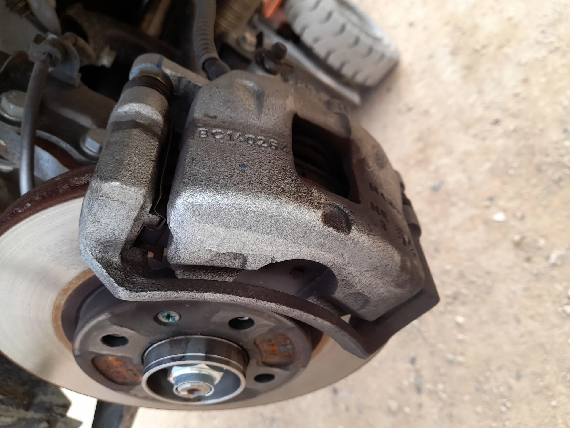 Pinza Freno Delantera Derecha para Mahindra Kuv 100 Nxt