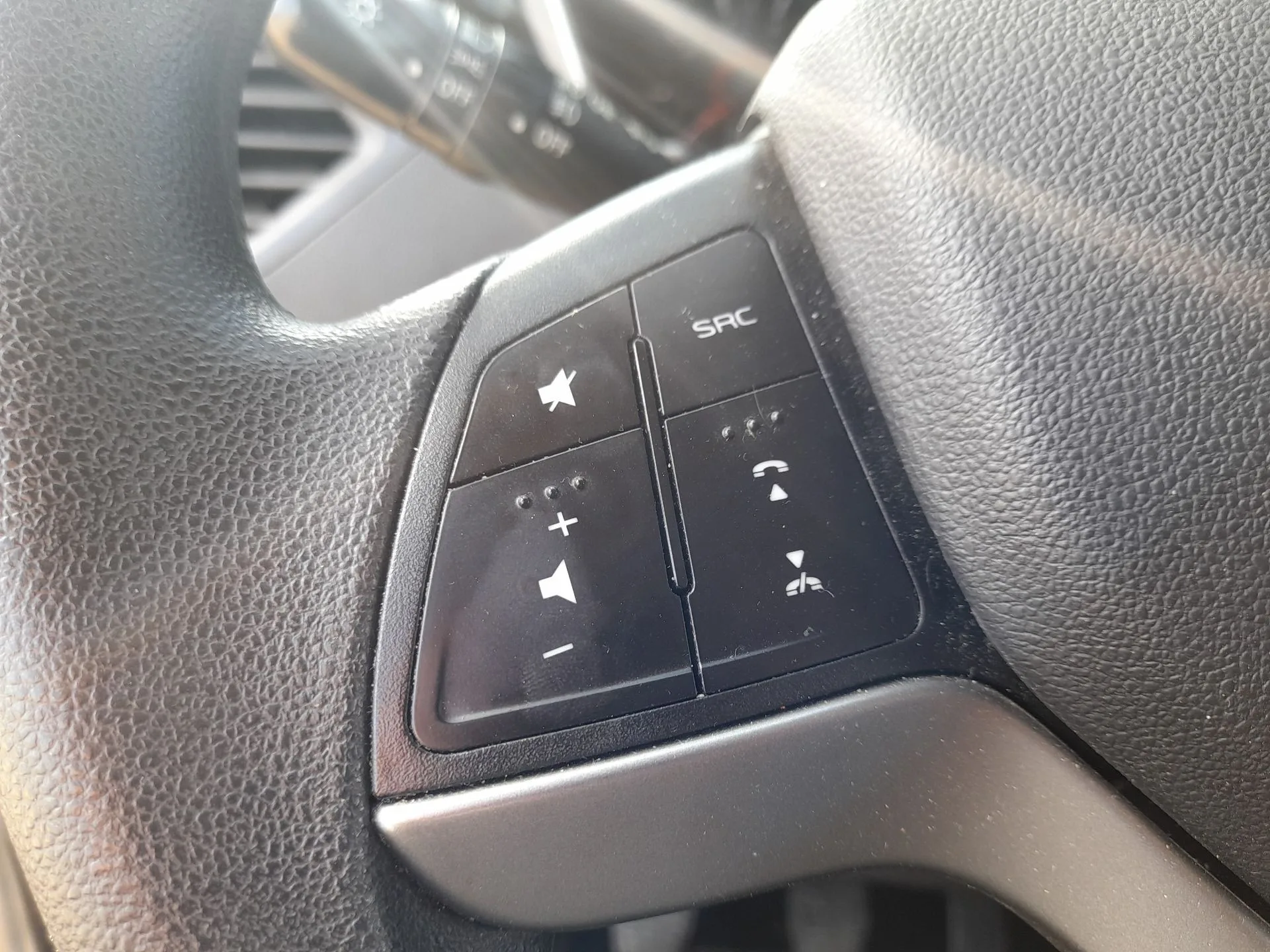 Volante para Mahindra Kuv 100 Nxt