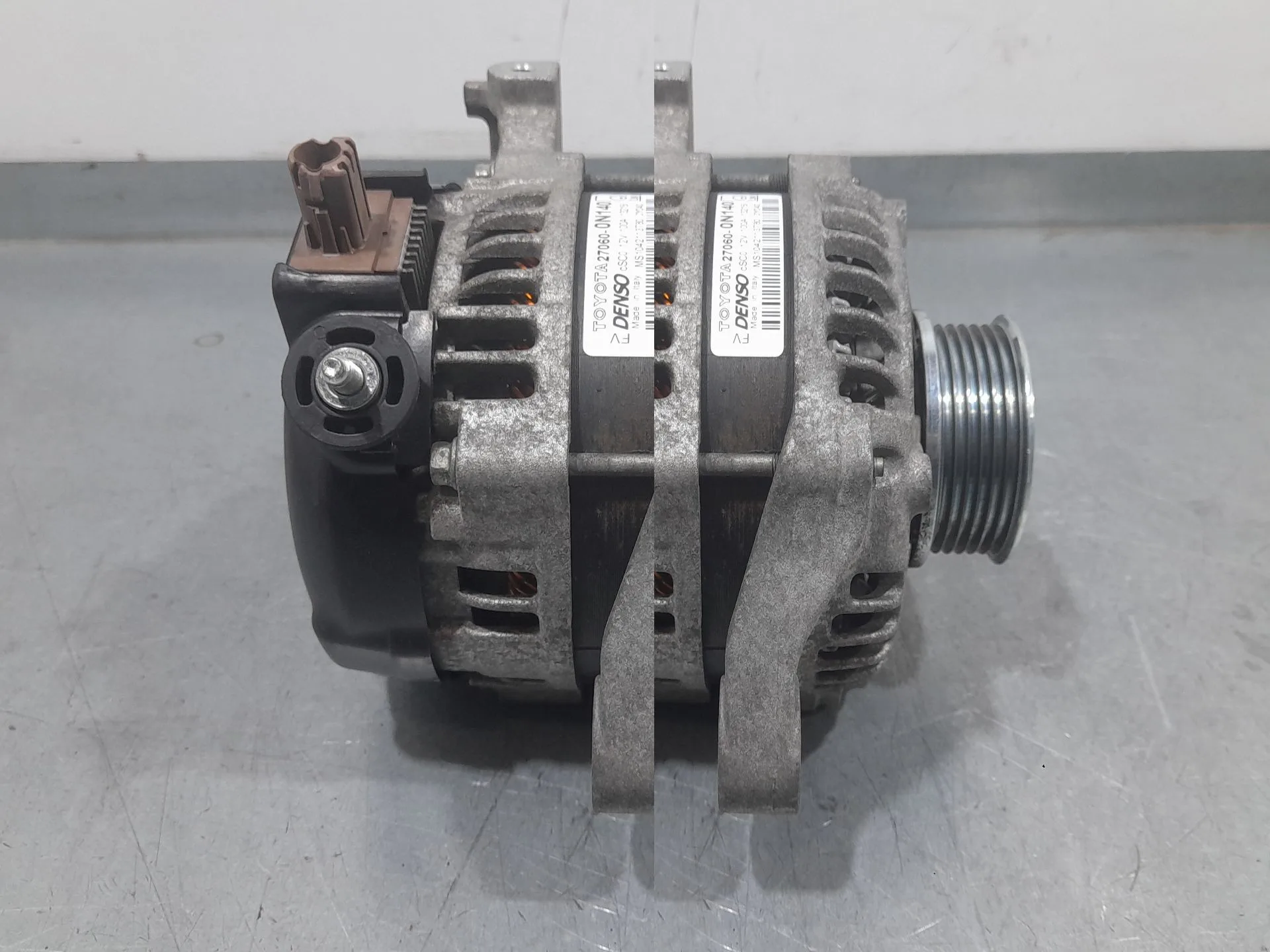 Alternador para Toyota Auris (_E18_)