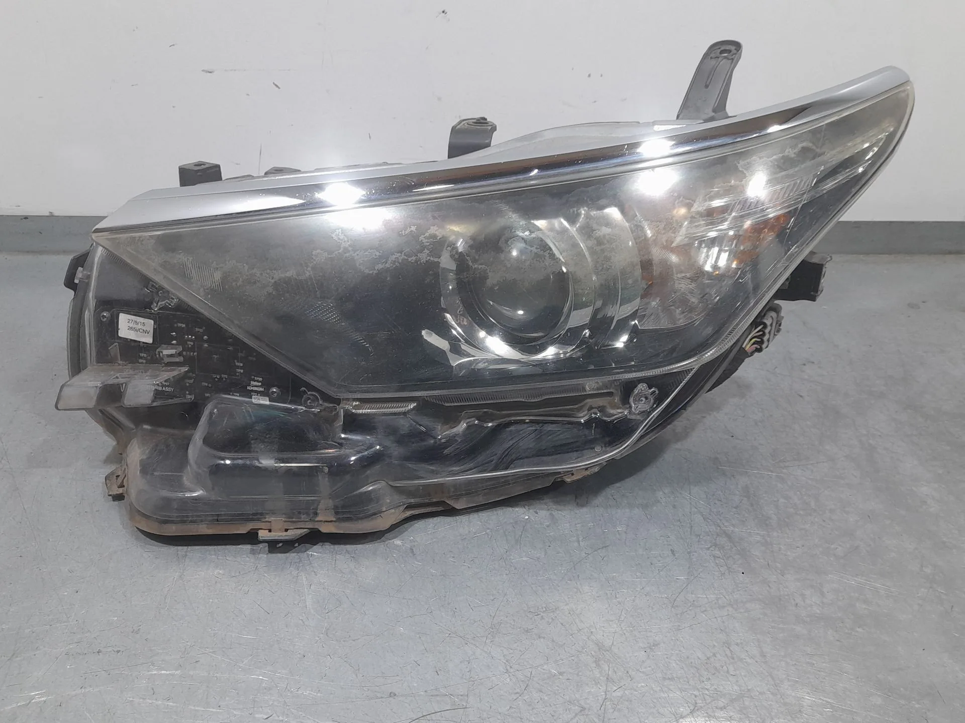 Faro Izquierdo para Toyota Auris (_E18_)