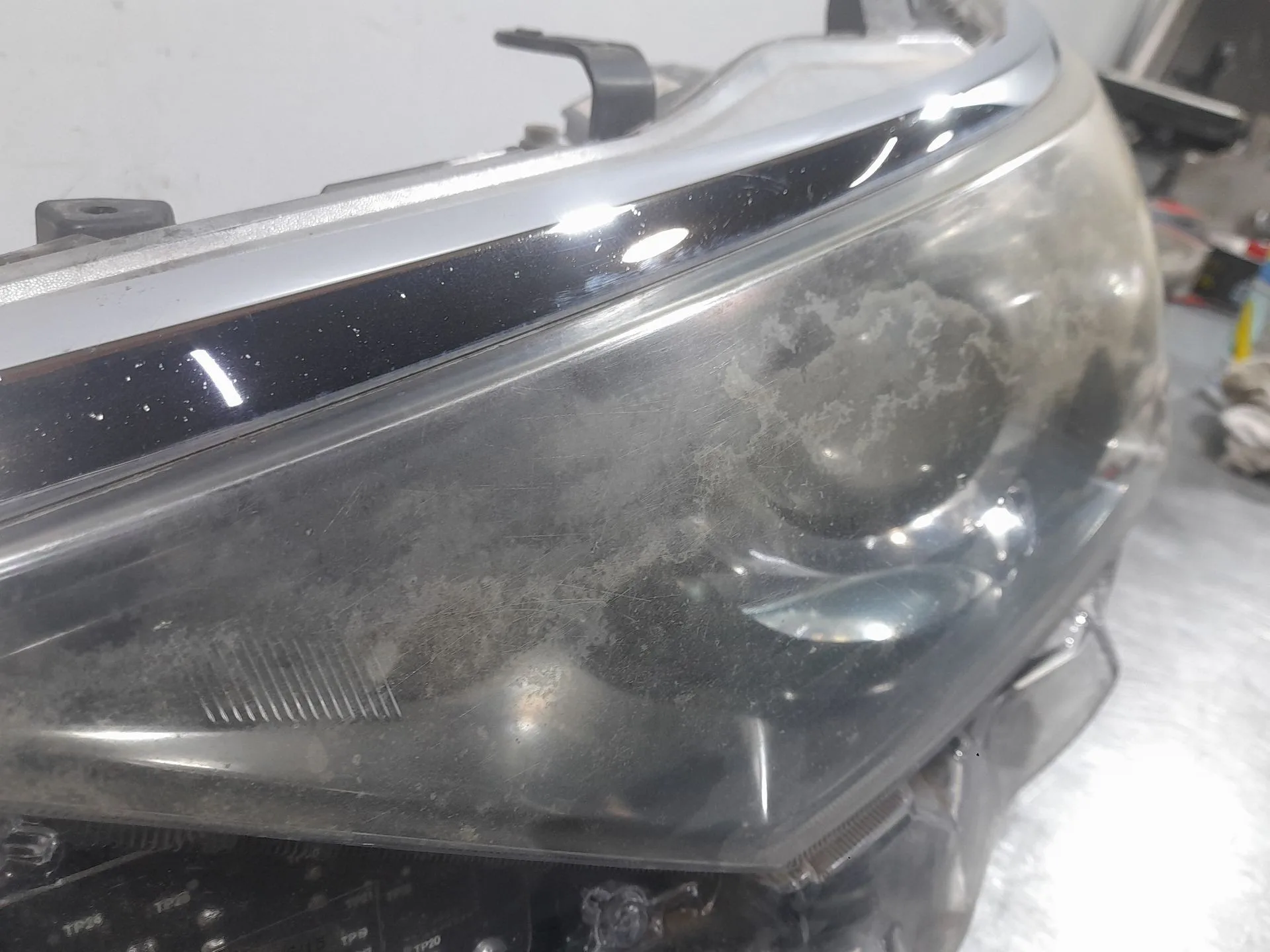 Faro Izquierdo para Toyota Auris (_E18_)