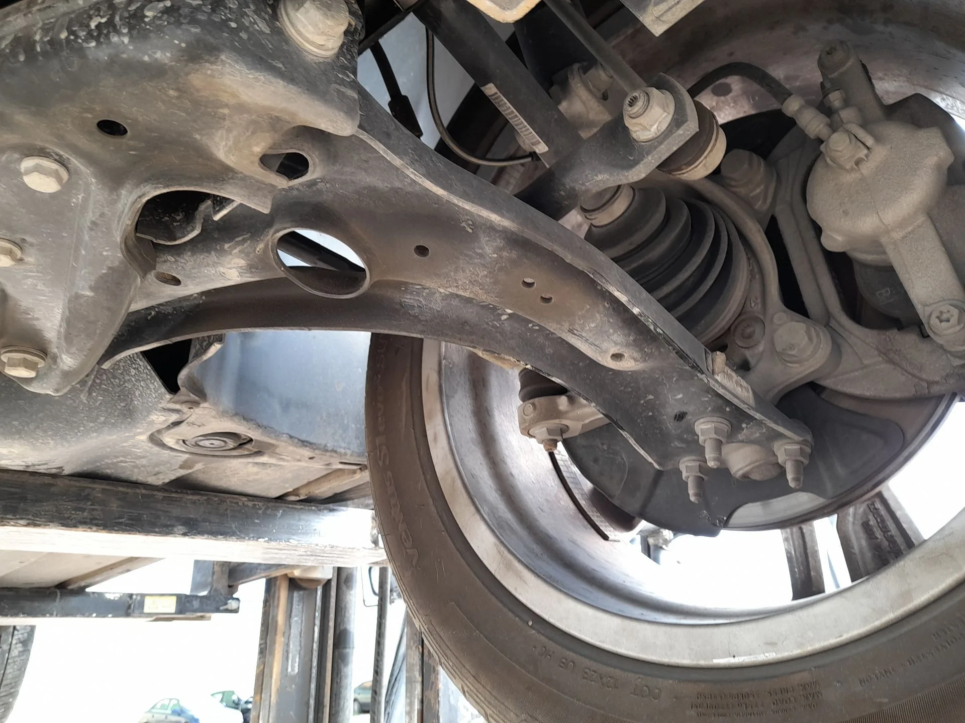 Brazo Suspension Inferior Delantero Izquierdo para Audi Q3 Sportback (F3N)