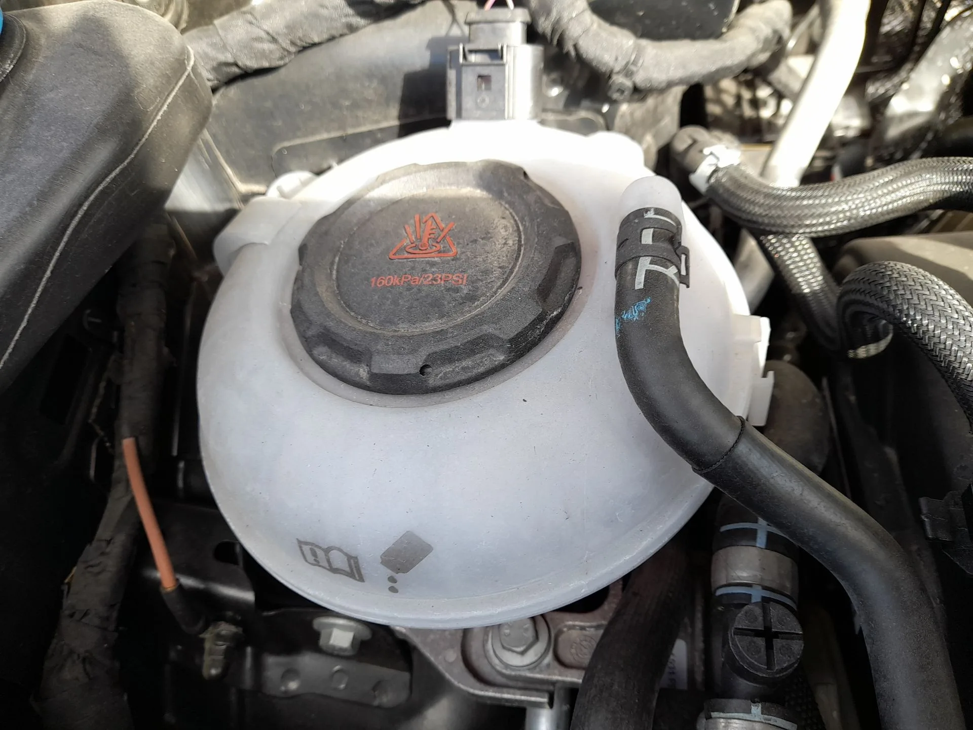 Deposito Expansion para Audi Q3 Sportback (F3N)