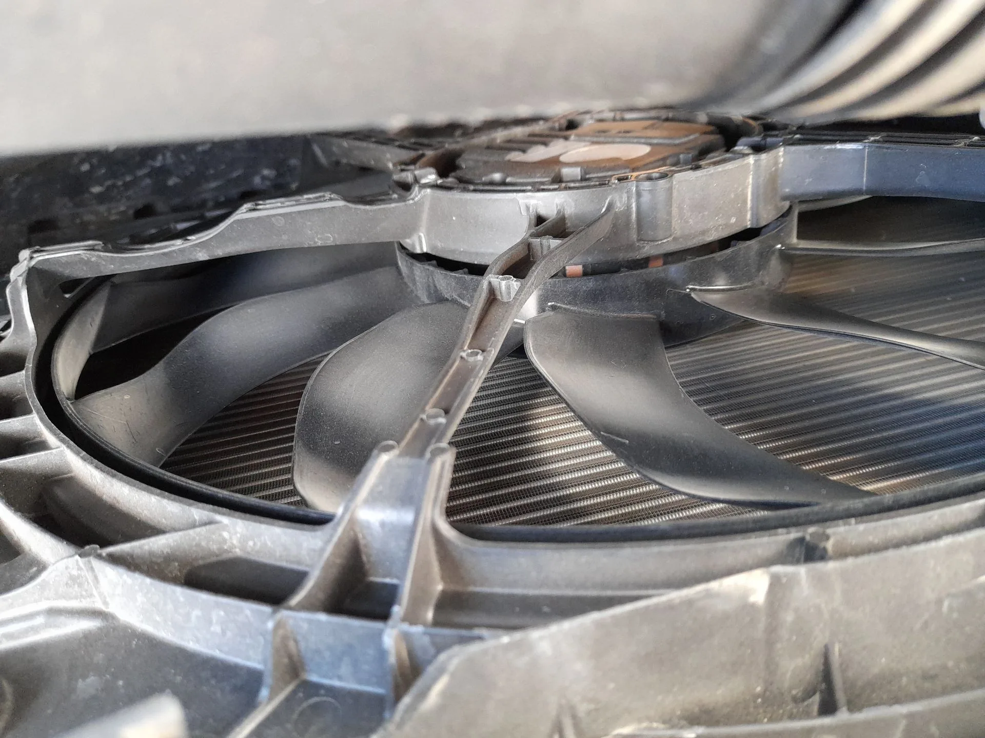 Electroventilador para Audi Q3 Sportback (F3N)