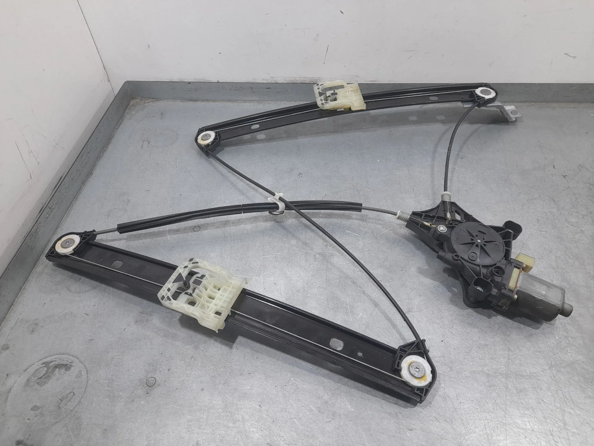 Elevalunas Delantero Derecho para Audi Q3 Sportback (F3N)