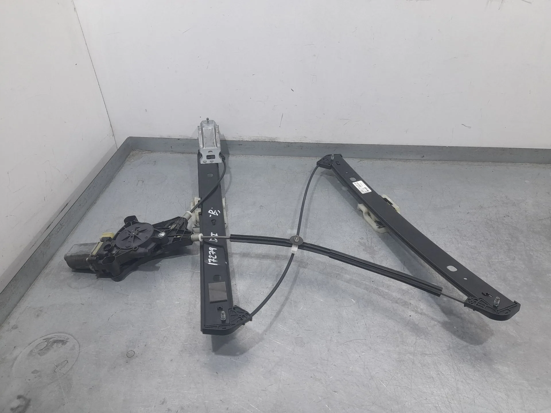 Elevalunas Delantero Izquierdo para Audi Q3 Sportback (F3N)
