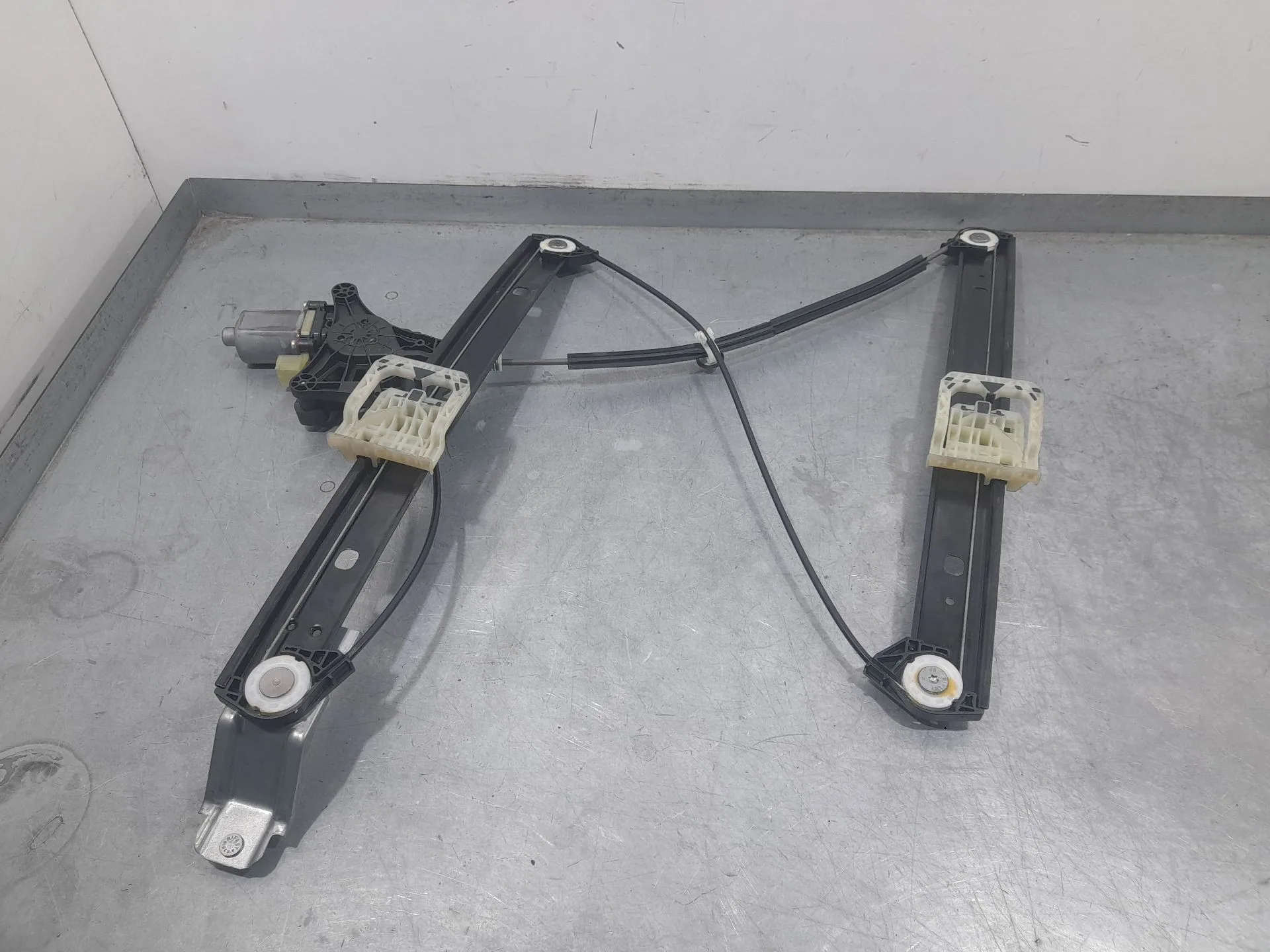 Elevalunas Delantero Izquierdo para Audi Q3 Sportback (F3N)