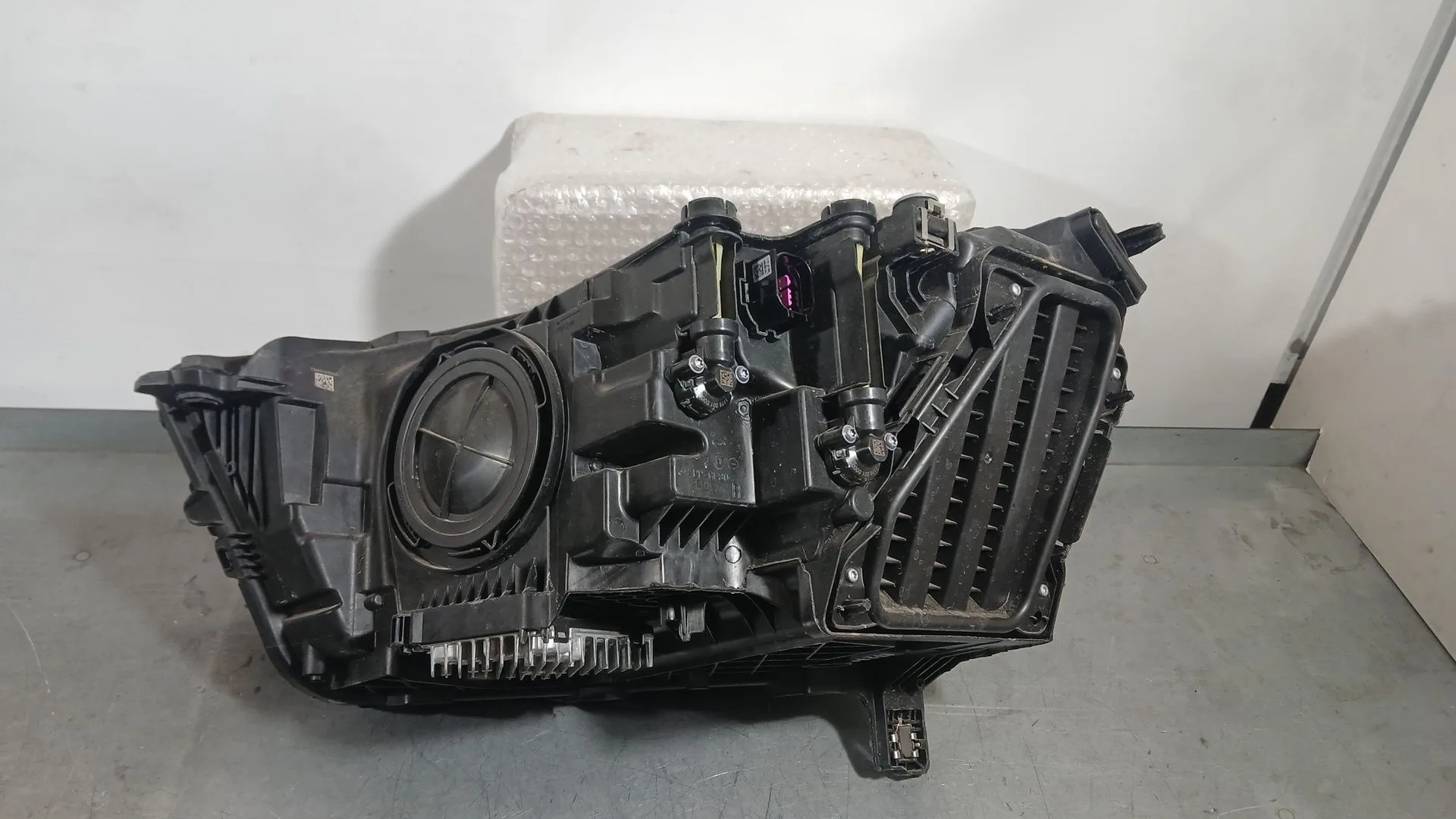 Faro Derecho para Audi Q3 Sportback (F3N)