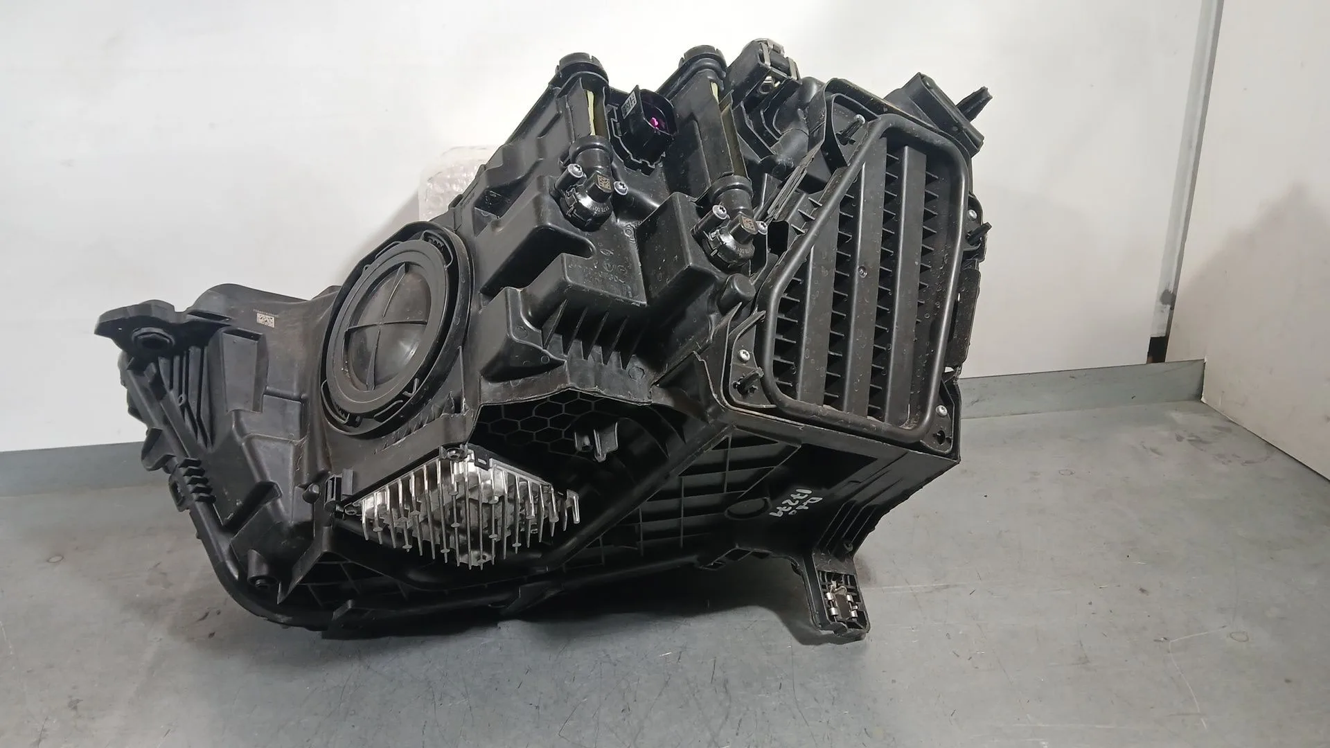 Faro Derecho para Audi Q3 Sportback (F3N)