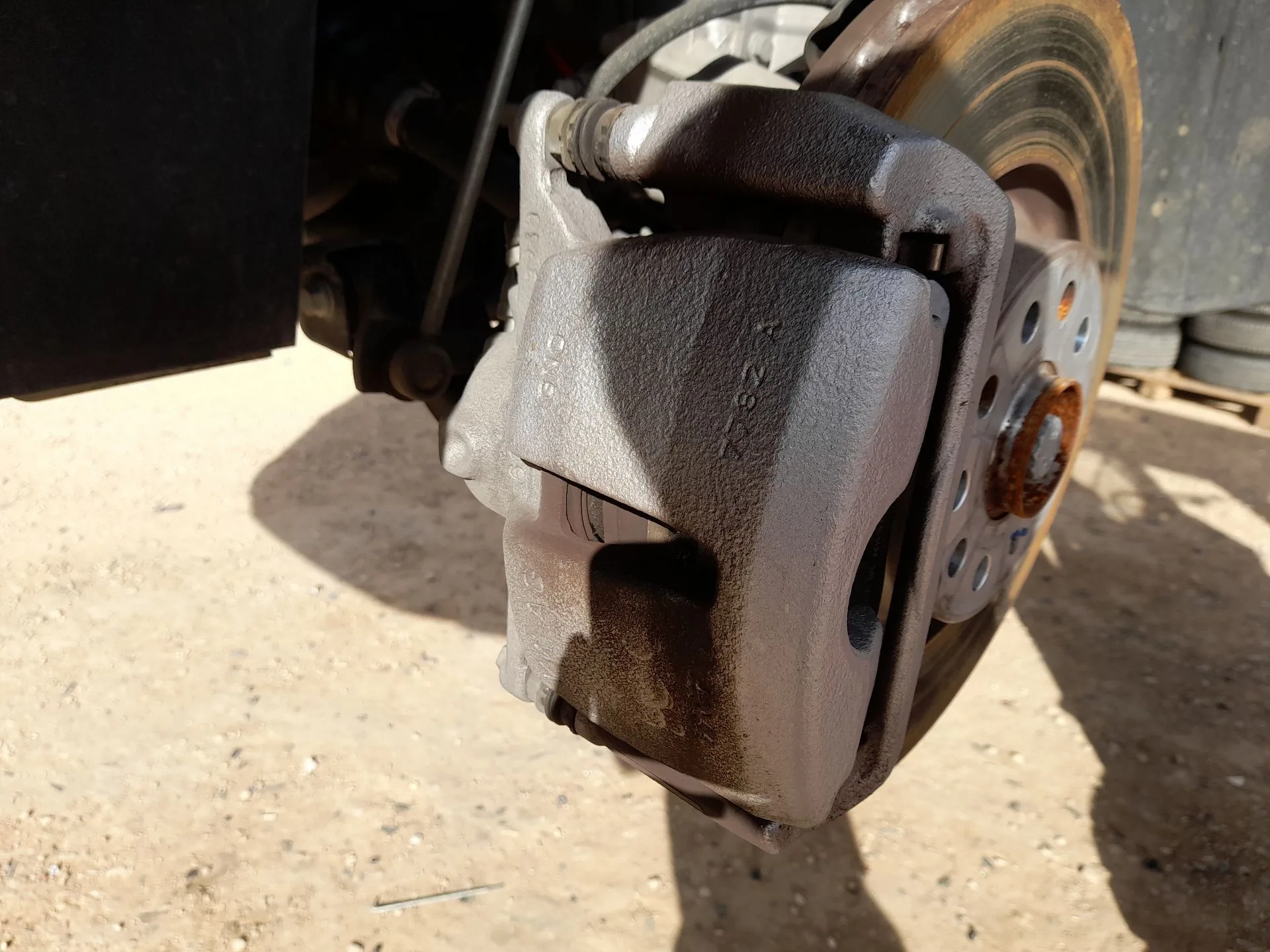 Pinza Freno Delantera Izquierda para Audi Q3 Sportback (F3N)