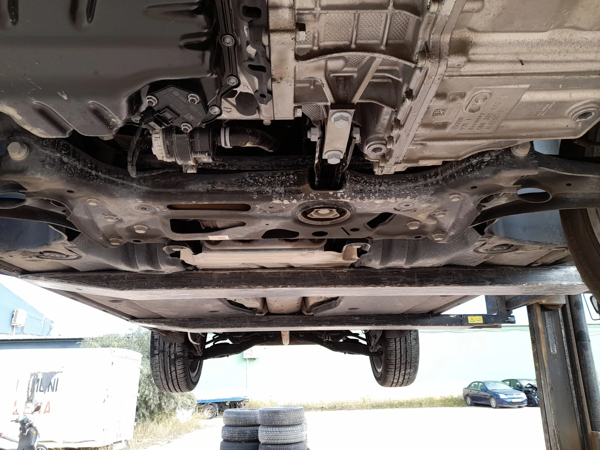 Puente Delantero para Audi Q3 Sportback (F3N)