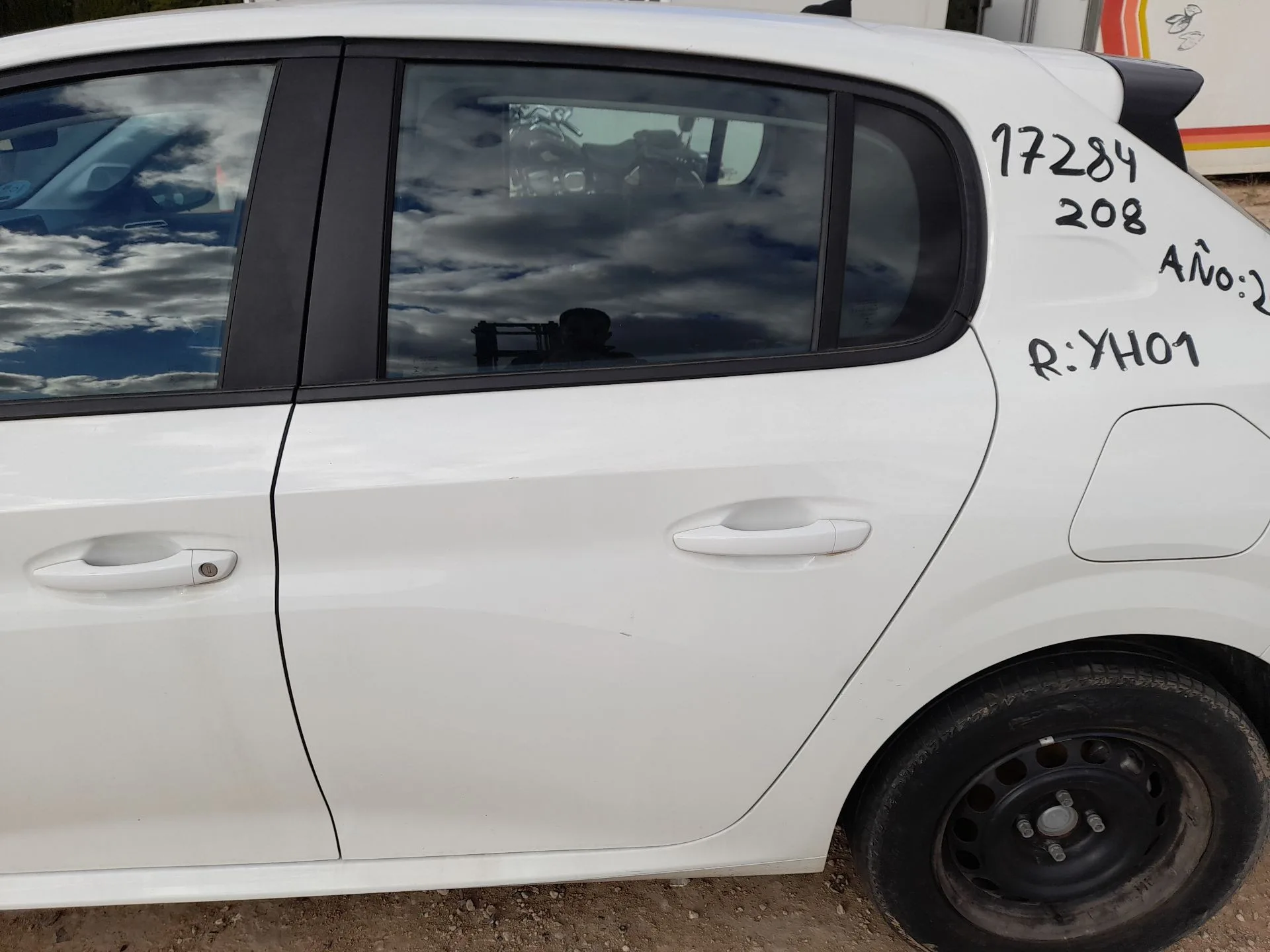 Puerta Trasera Izquierda para Peugeot 208 Ii (Ub_, Up_, Uw_, Uj_)