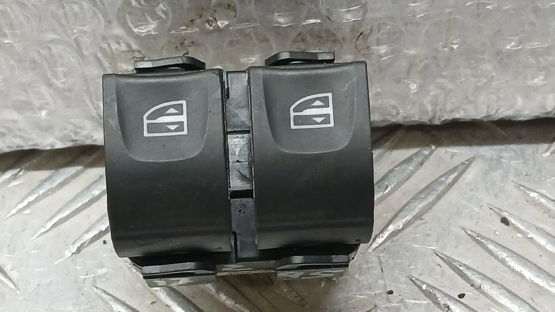 Mando Elevalunas Delantero Izquierdo para Dacia Sandero Iii