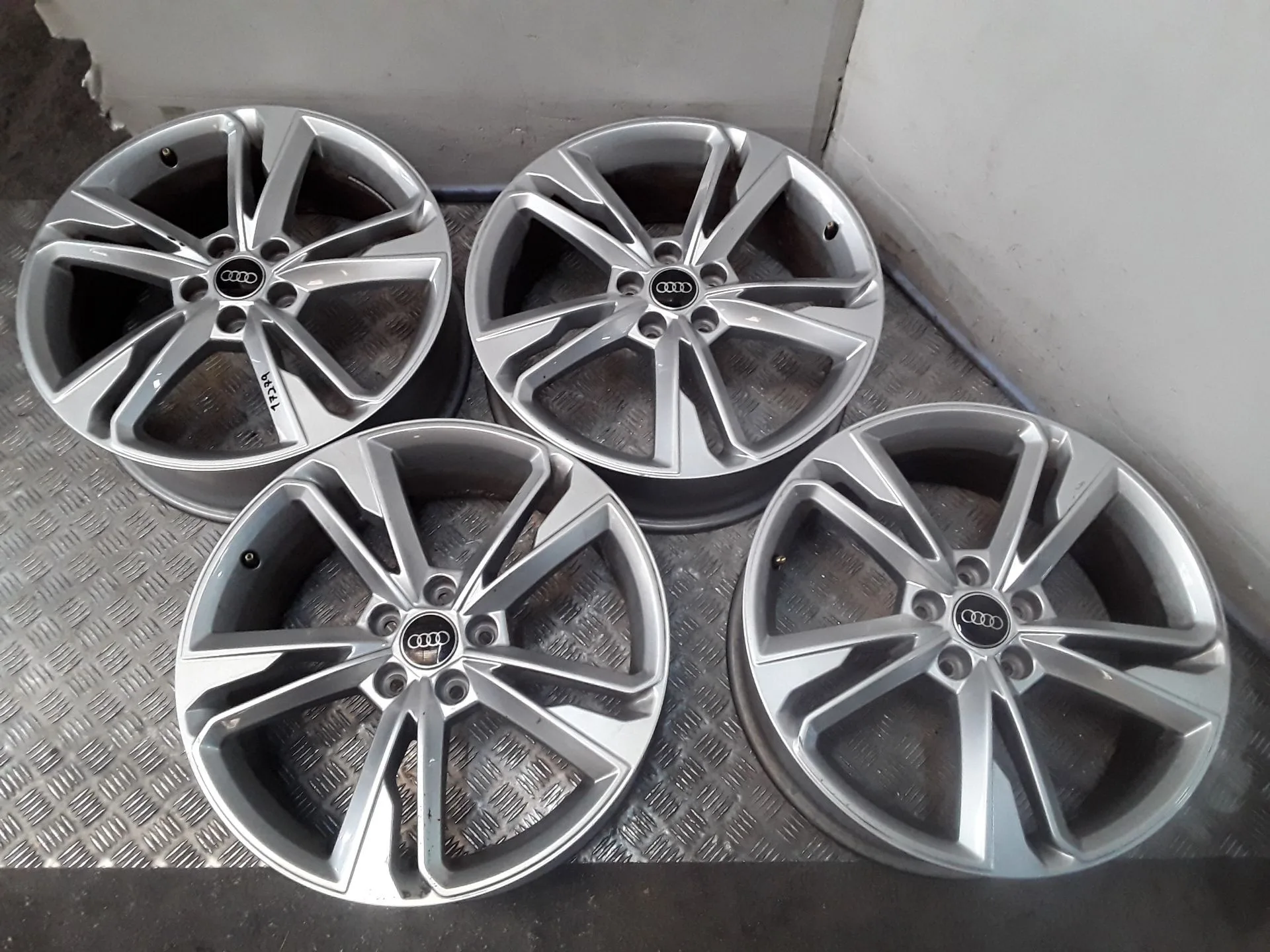 Juego Llantas Aluminio para Audi Q3 Sportback (F3N)