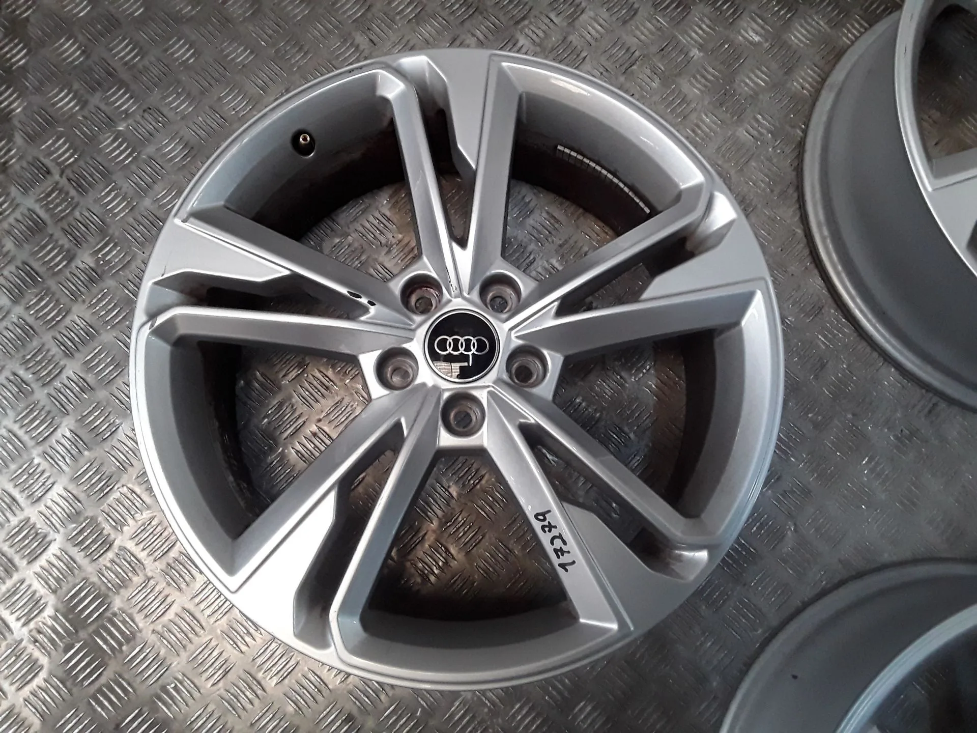 Juego Llantas Aluminio para Audi Q3 Sportback (F3N)
