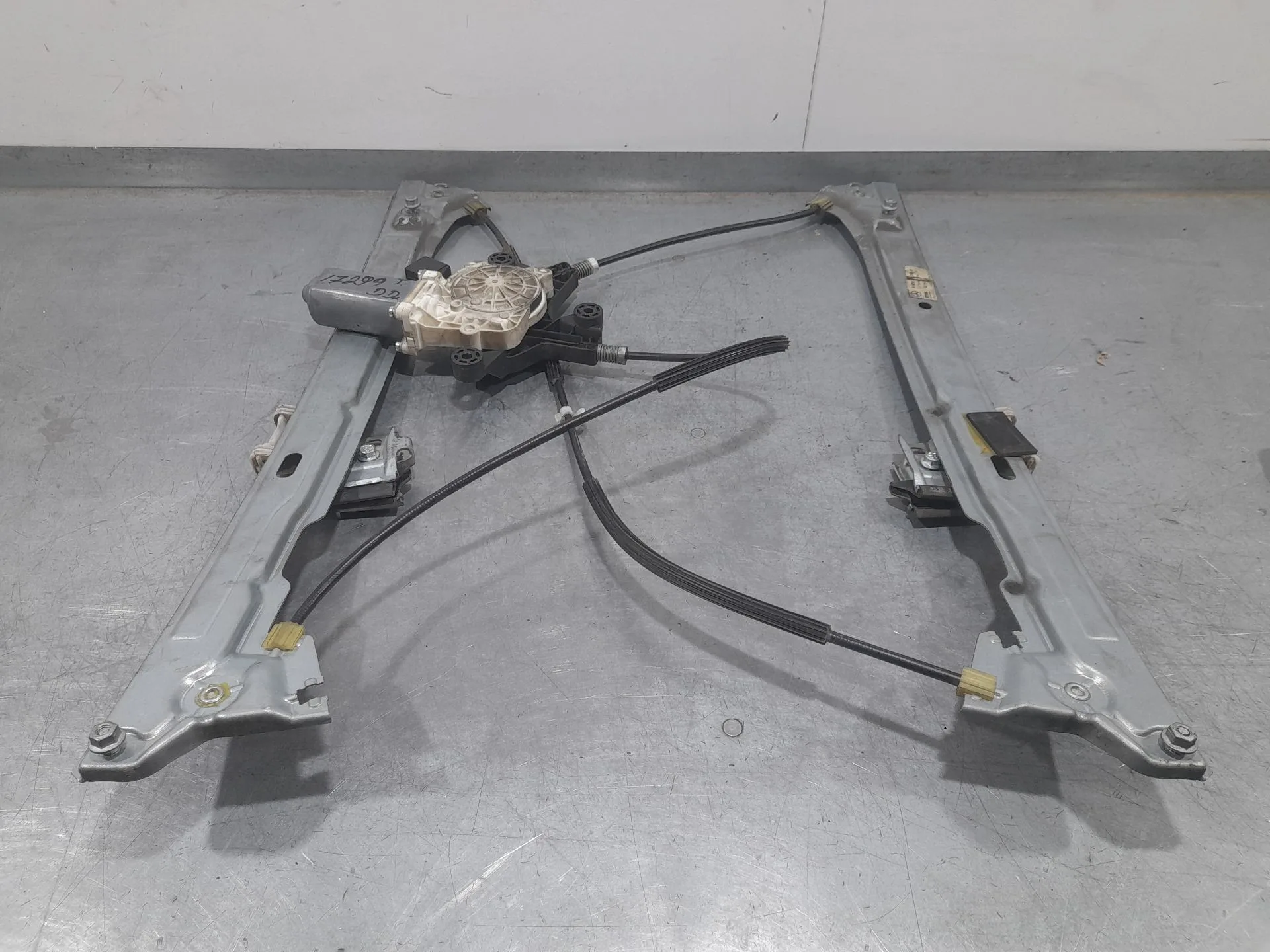 Elevalunas Delantero Derecho para Mercedes-Benz Vito / Mixto Furgoneta (W639)