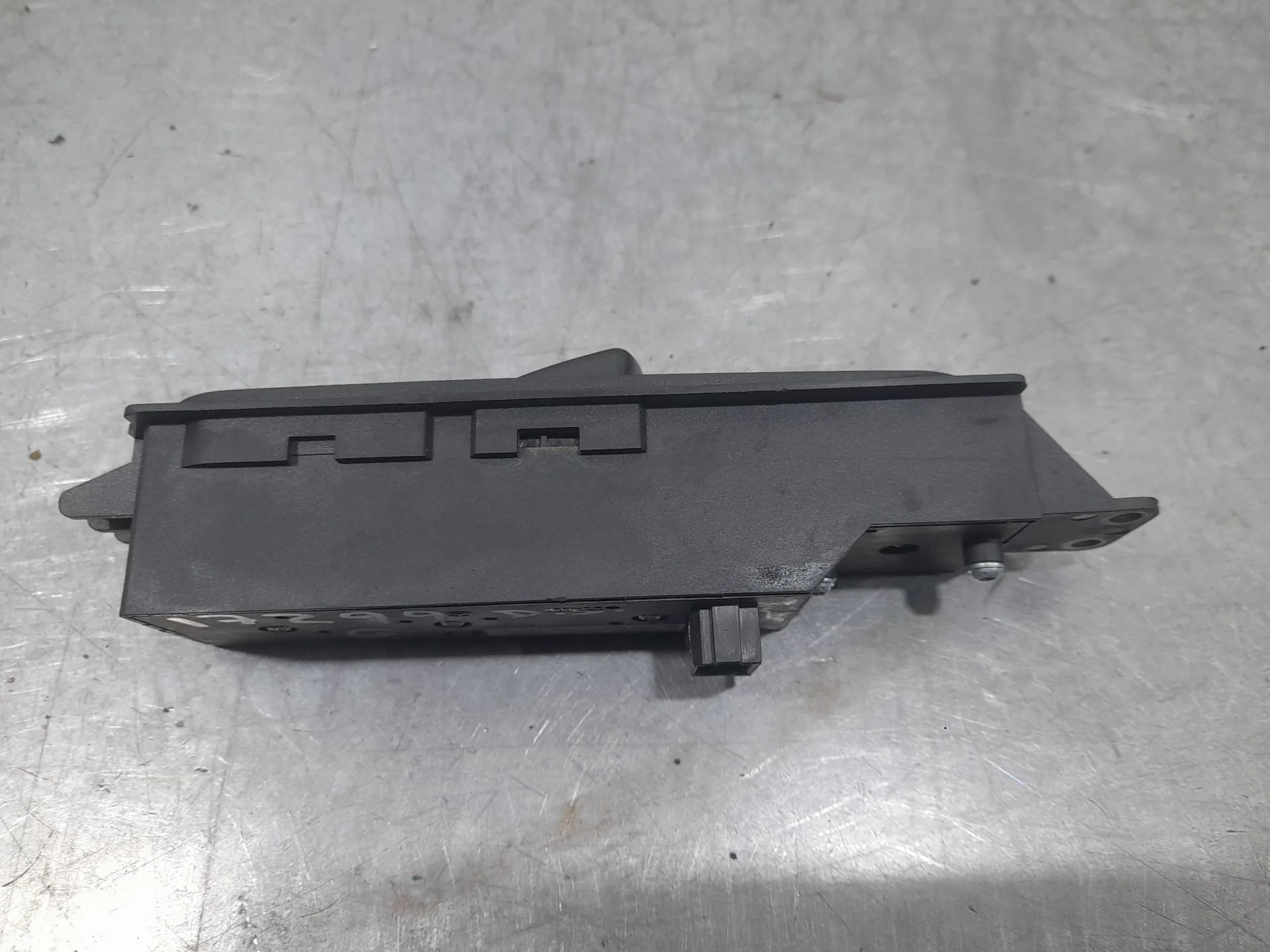 Mando Elevalunas Delantero Izquierdo para Mercedes-Benz Vito / Mixto Furgoneta (W639)