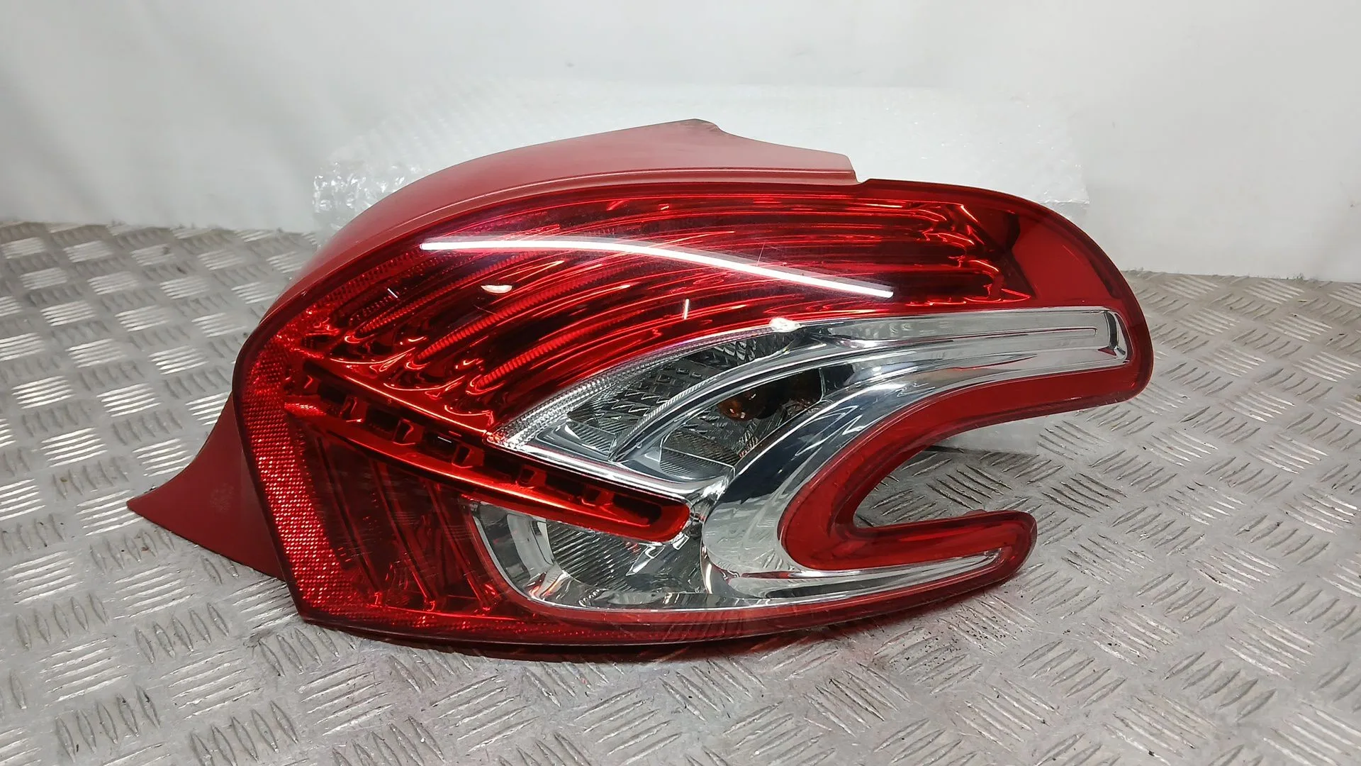 Piloto Trasero Derecho para Peugeot 208 I (Ca_, Cc_)