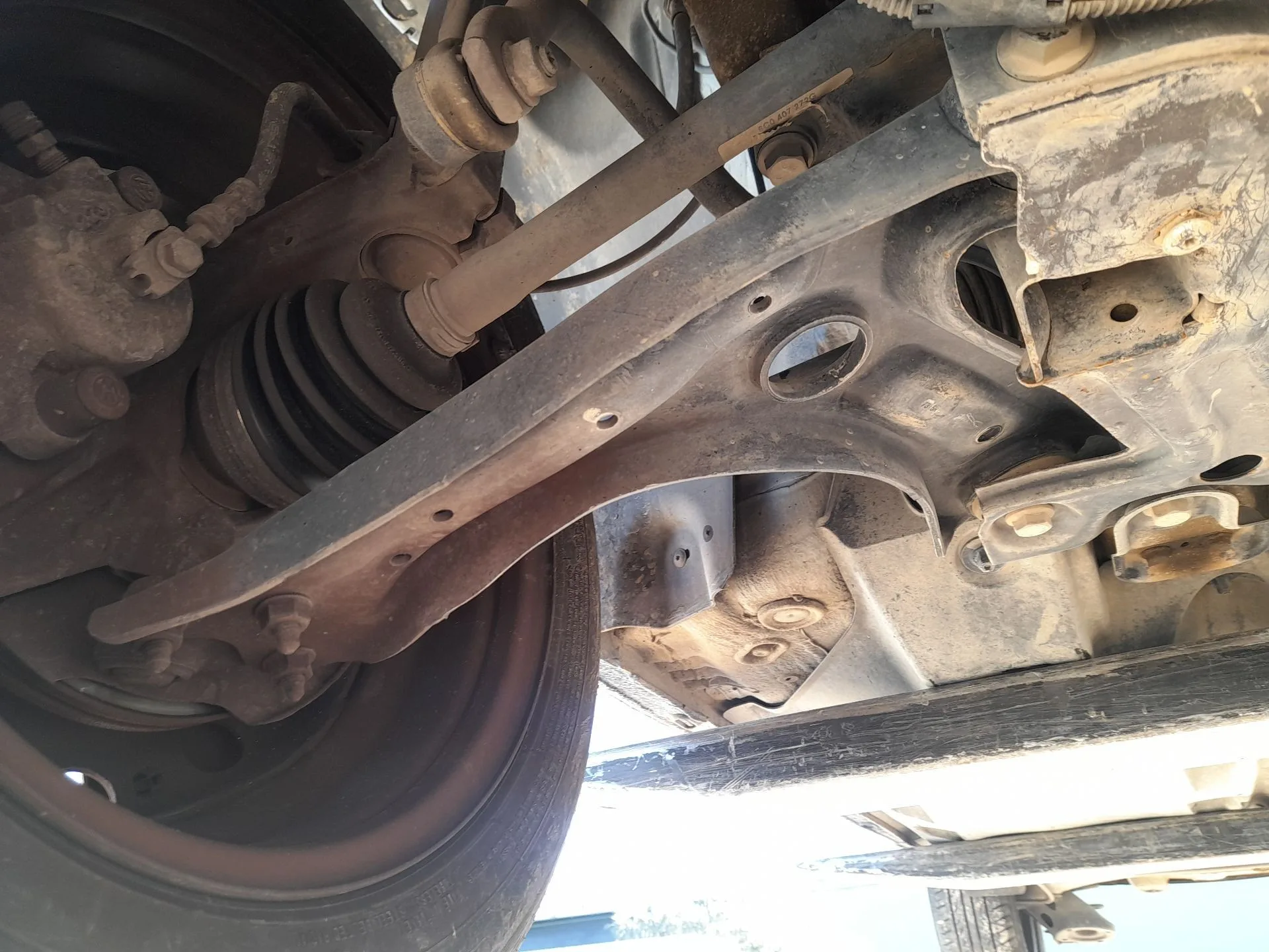 Brazo Suspension Inferior Delantero Derecho para Seat Ibiza Iv (6J5, 6P1)