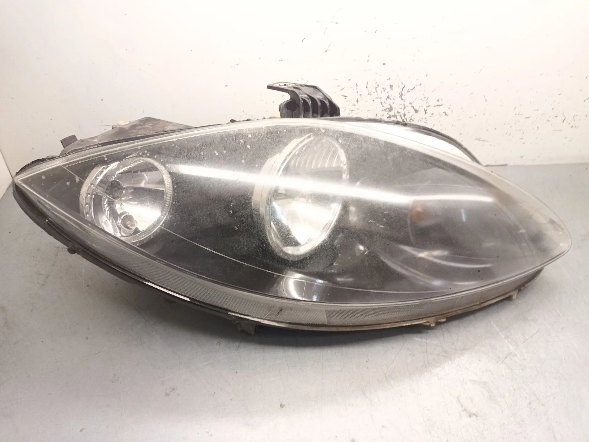 Faro Derecho para Seat Leon (1P1)