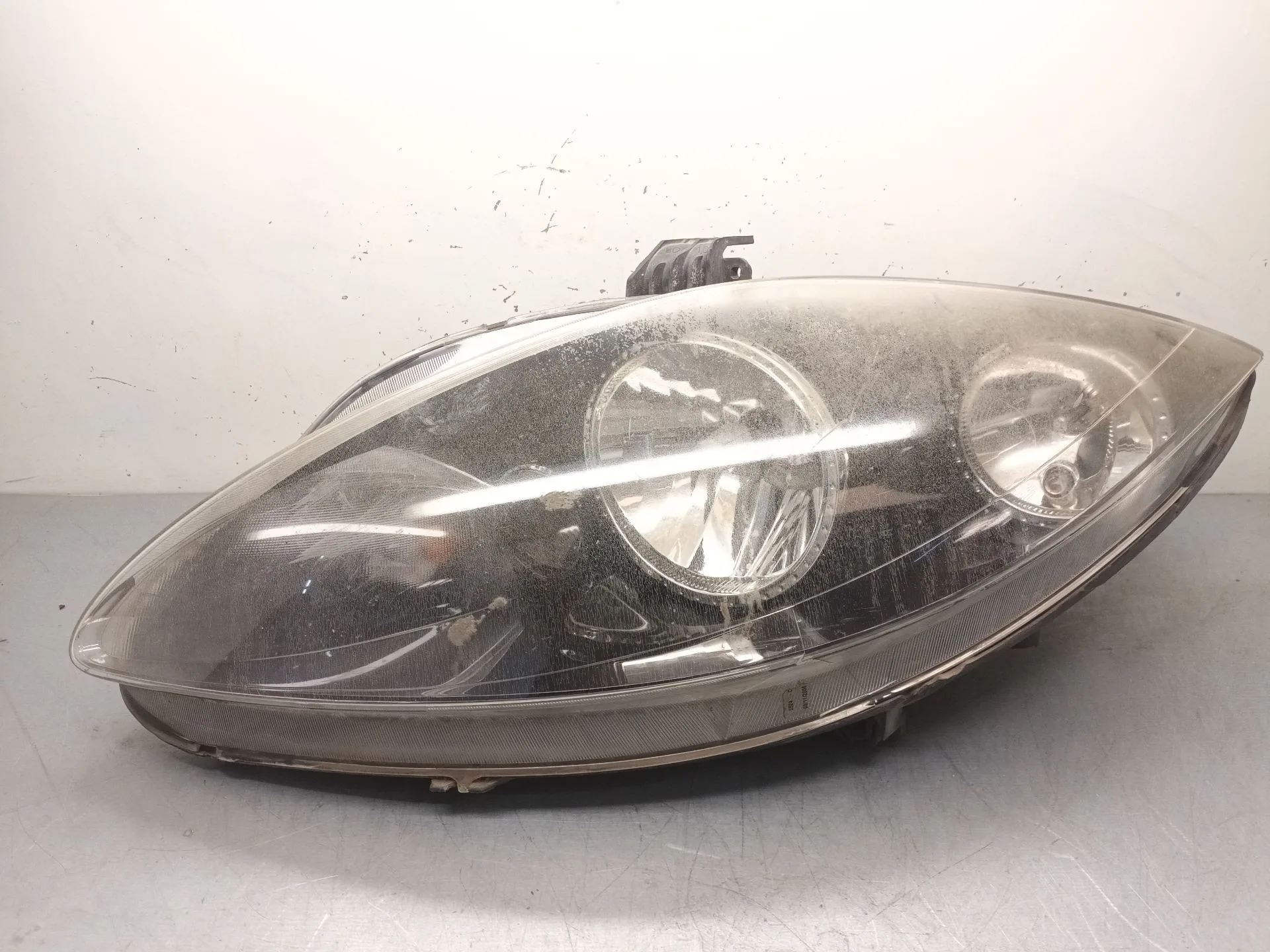 Faro Izquierdo para Seat Leon (1P1)