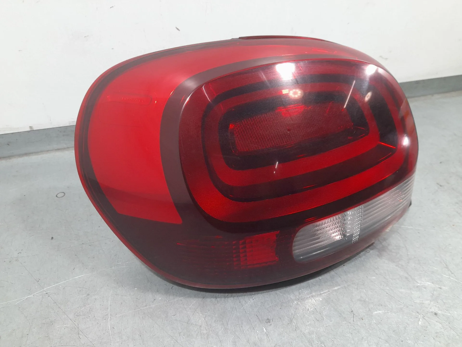 Piloto Trasero Izquierdo para Citroën C3 Iii (Sx)