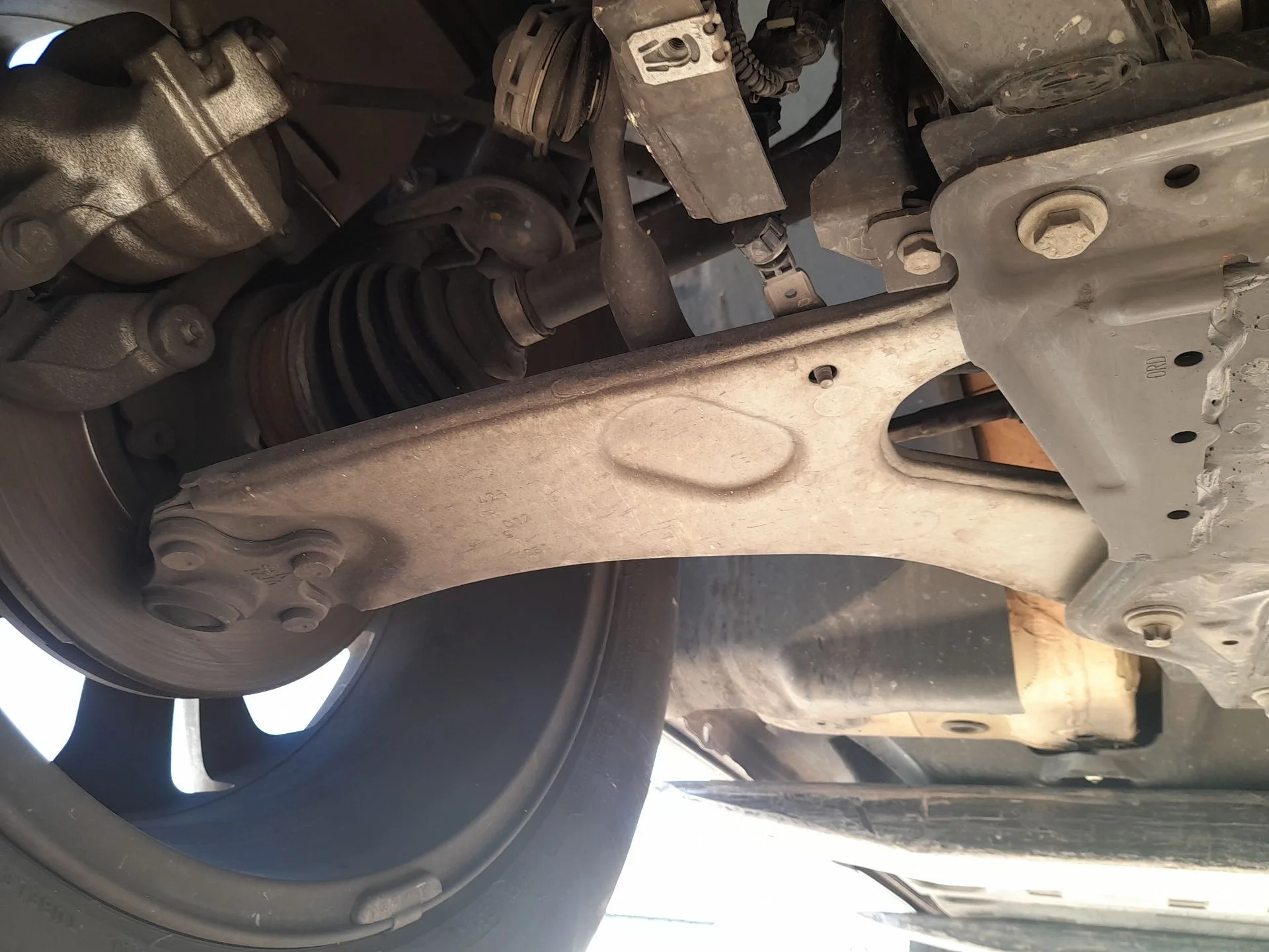 Brazo Suspension Inferior Delantero Derecho para Peugeot 2008 Ii (Ud_, Us_, Uy_, Uj_, Ur_, Uc_)