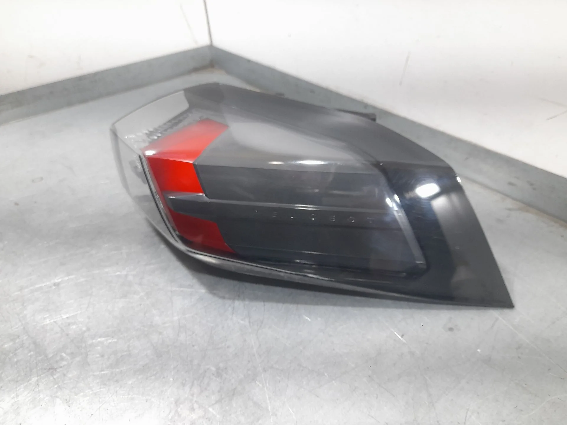 Piloto Trasero Derecho Exterior para Peugeot 2008 Ii (Ud_, Us_, Uy_, Uj_, Ur_, Uc_)