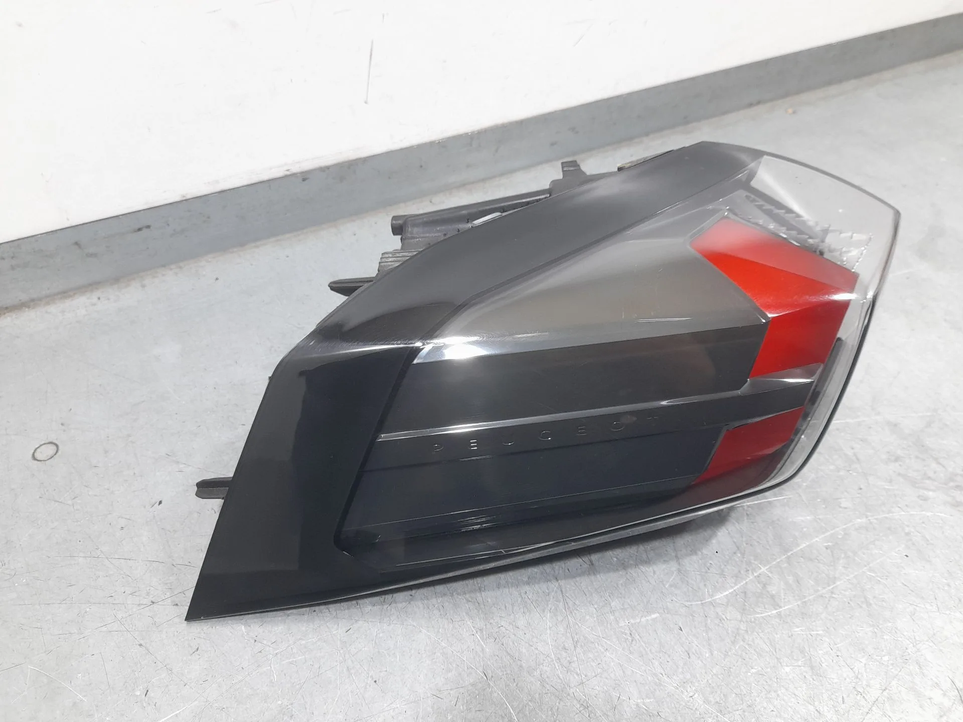 Piloto Trasero Izquierdo Interior para Peugeot 2008 Ii (Ud_, Us_, Uy_, Uj_, Ur_, Uc_)
