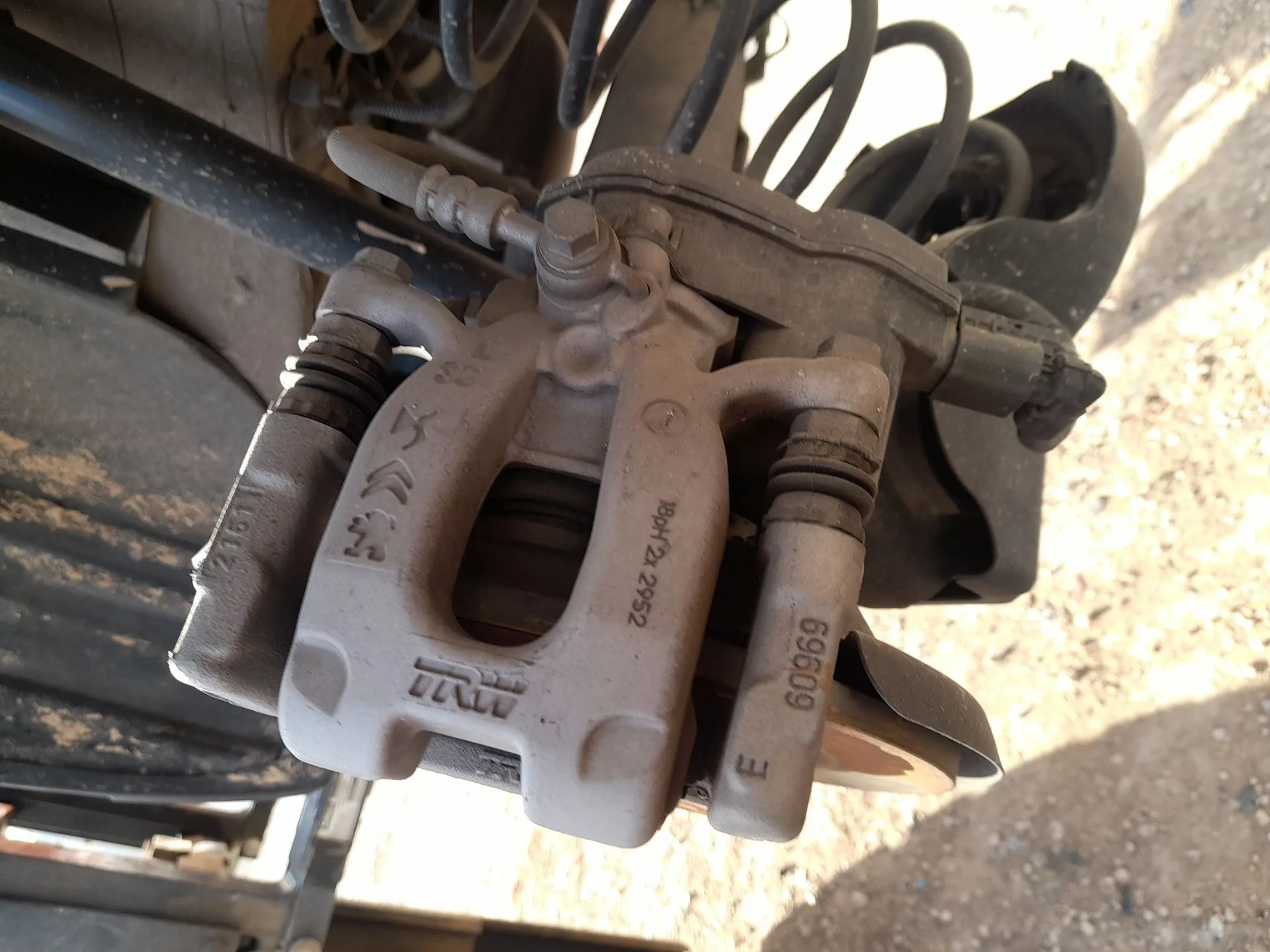 Pinza Freno Trasera Izquierda para Peugeot 2008 Ii (Ud_, Us_, Uy_, Uj_, Ur_, Uc_)