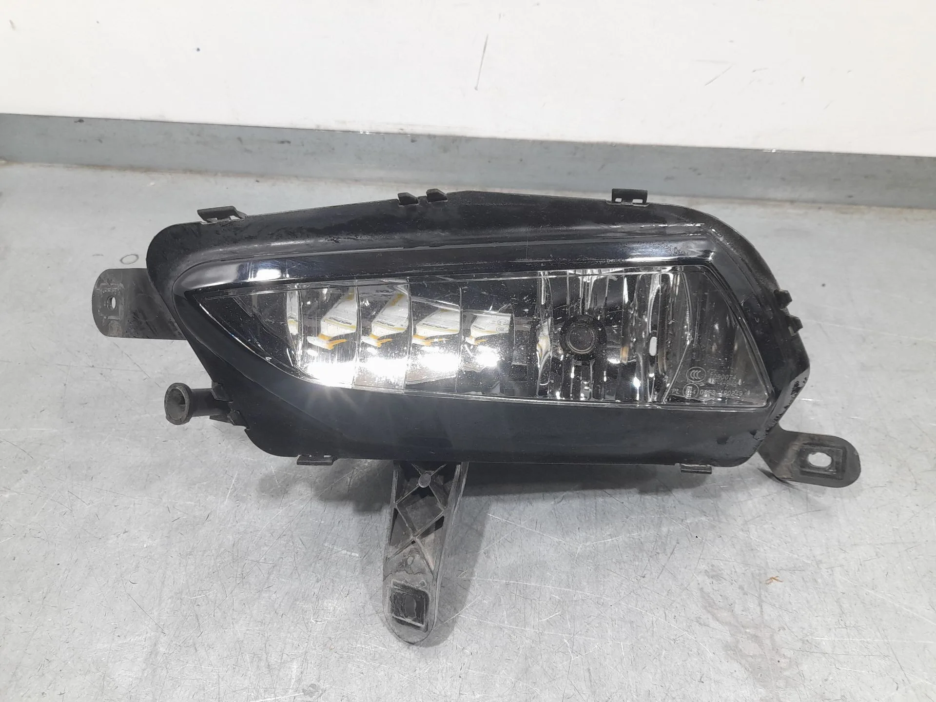 Faro Antiniebla Izquierdo para Opel Astra K Sports Tourer (B16)