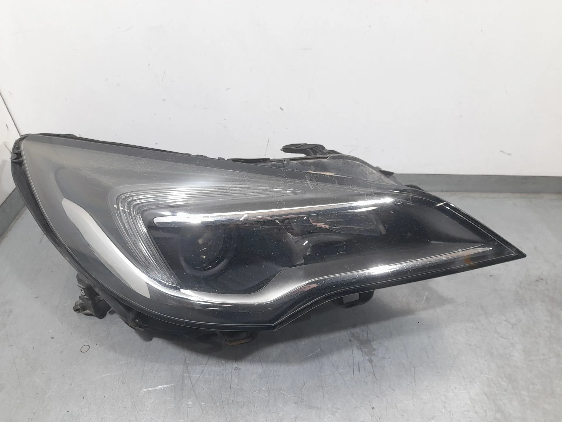 Faro Derecho para Opel Astra K Sports Tourer (B16)