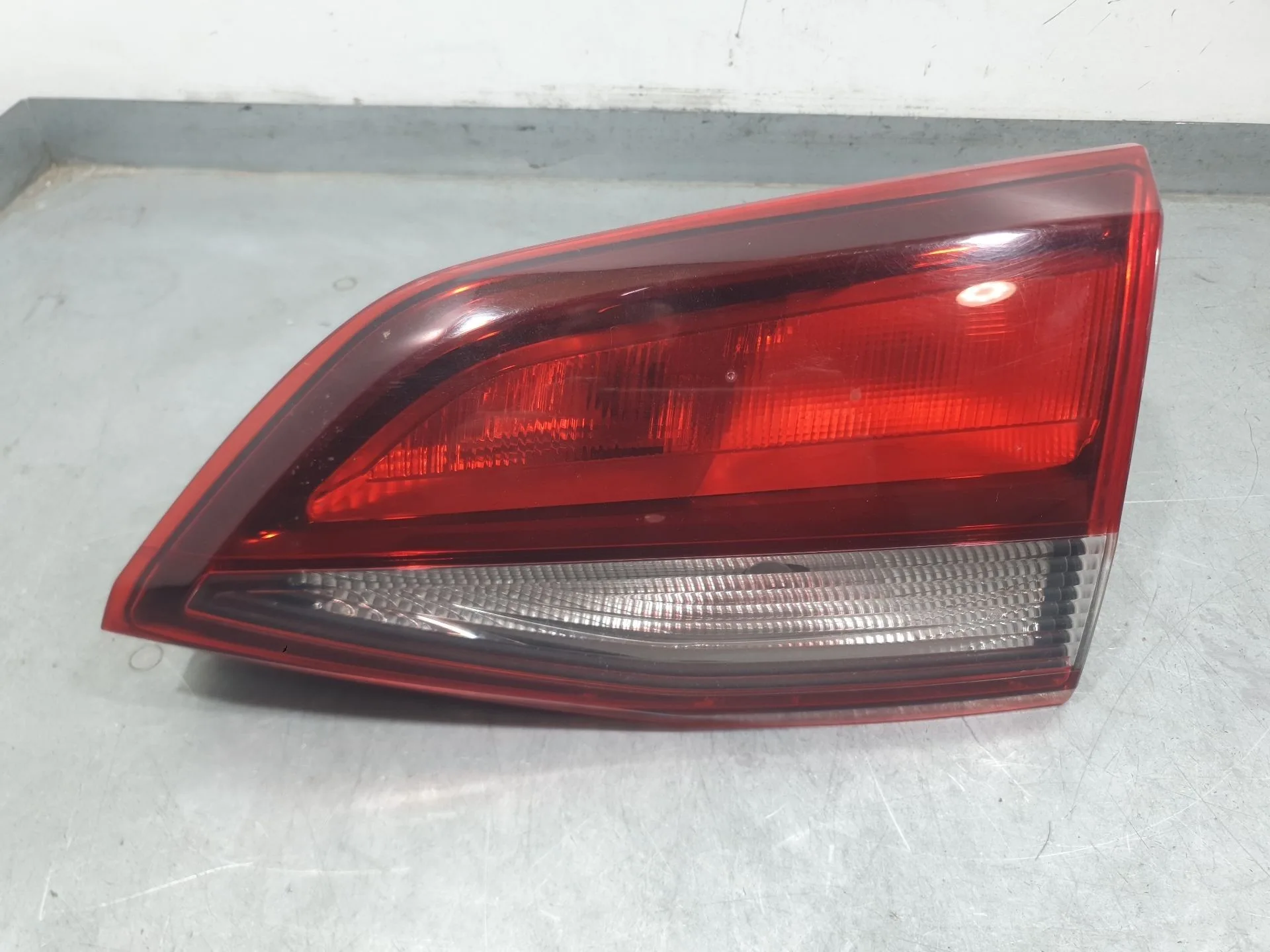 Piloto Trasero Derecho Interior para Opel Astra K Sports Tourer (B16)