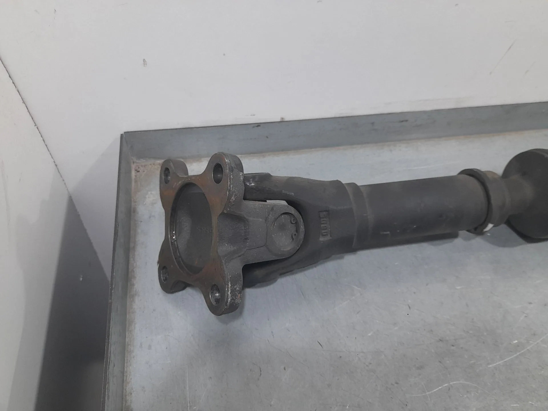 Transmision Central para Nissan Nt400 Cabstar (F24M)