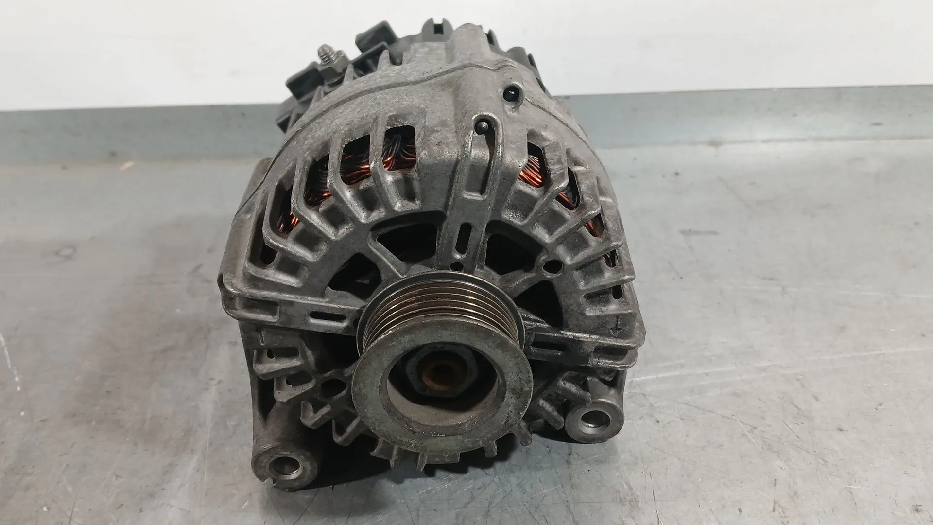 Alternador para Bmw 1 (E81)