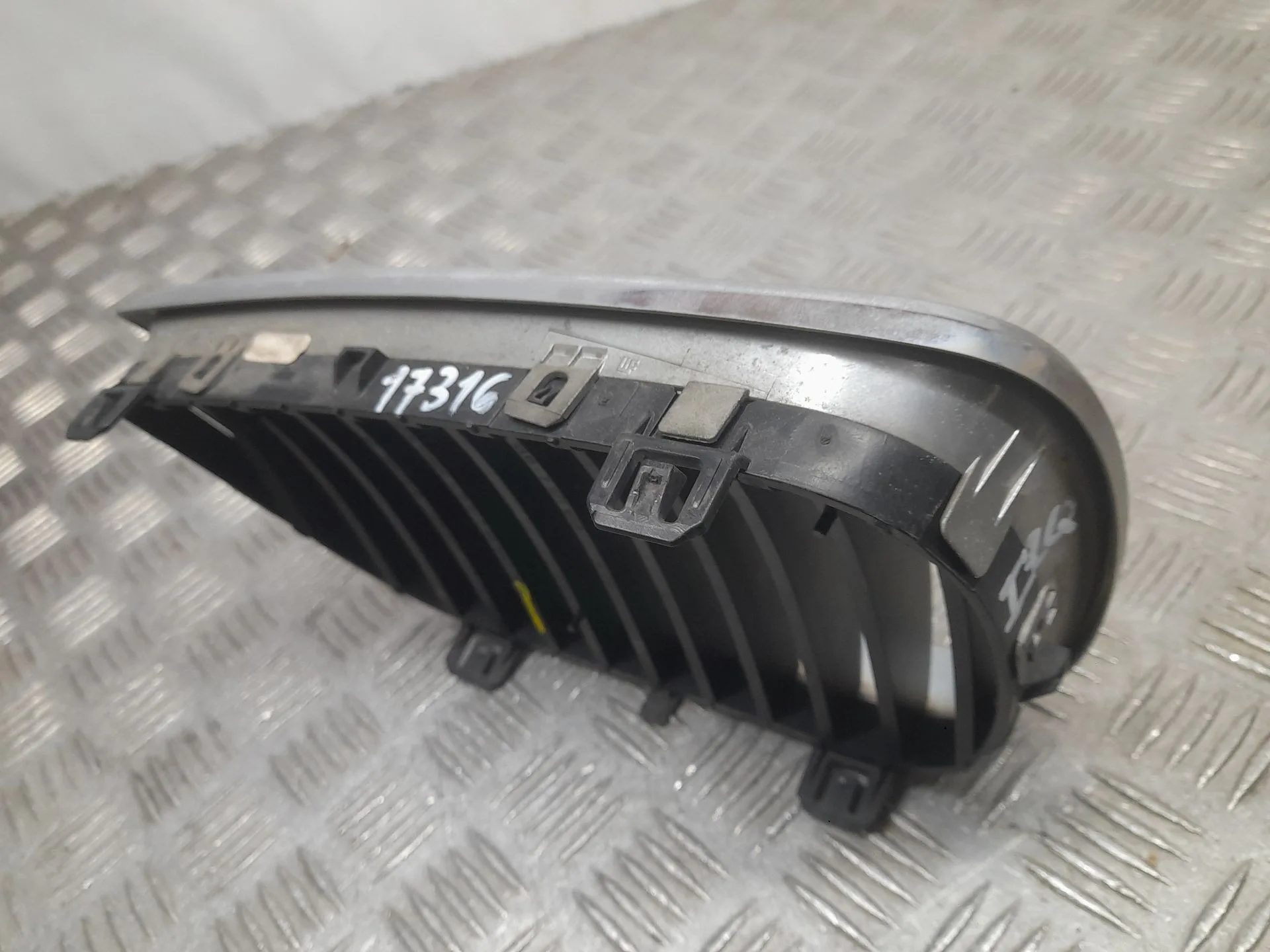 Rejilla Delantera para Bmw 1 (E81)