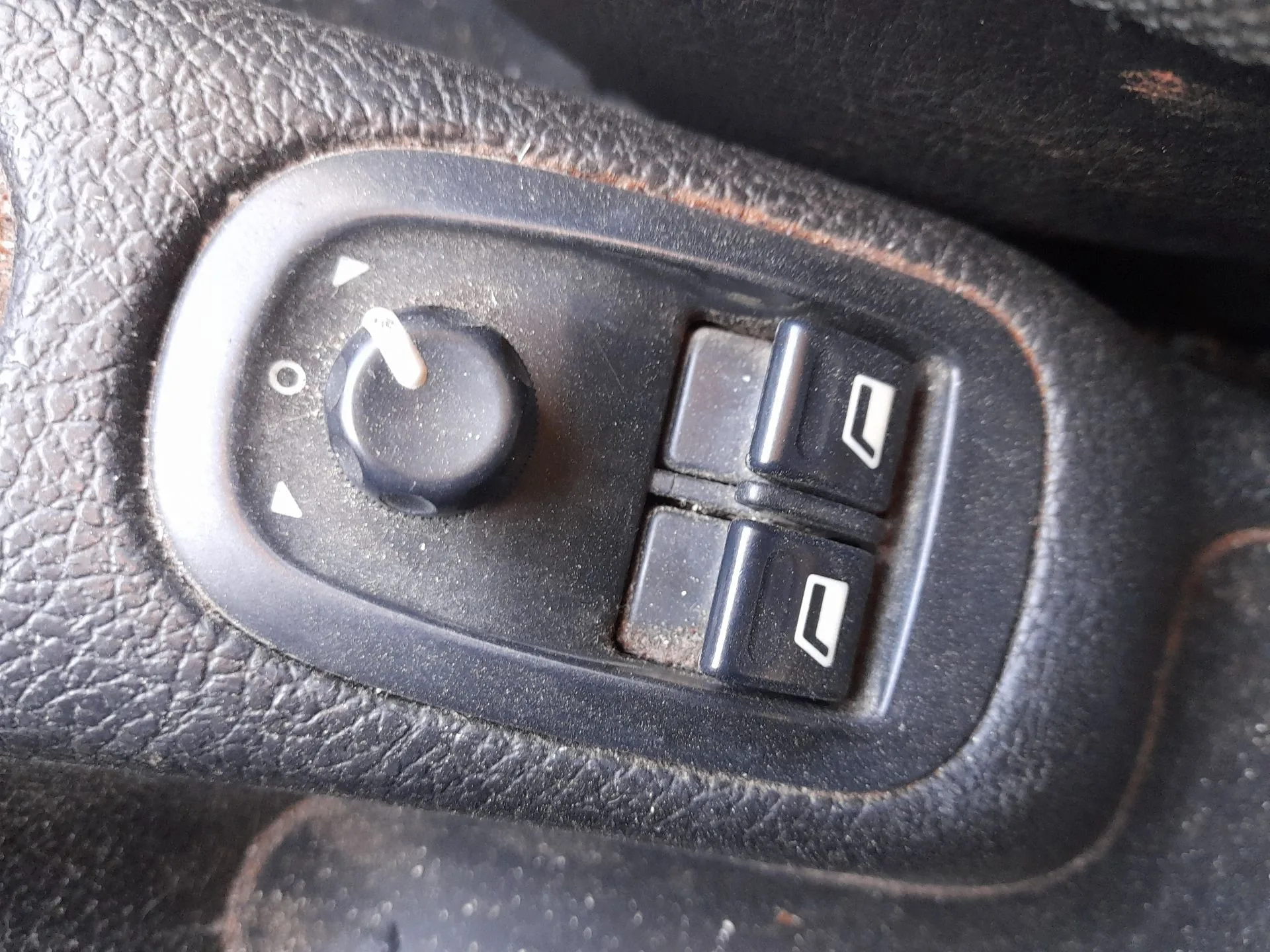 Mando Elevalunas Delantero Izquierdo para Peugeot 206 Hatchback (2A/C)