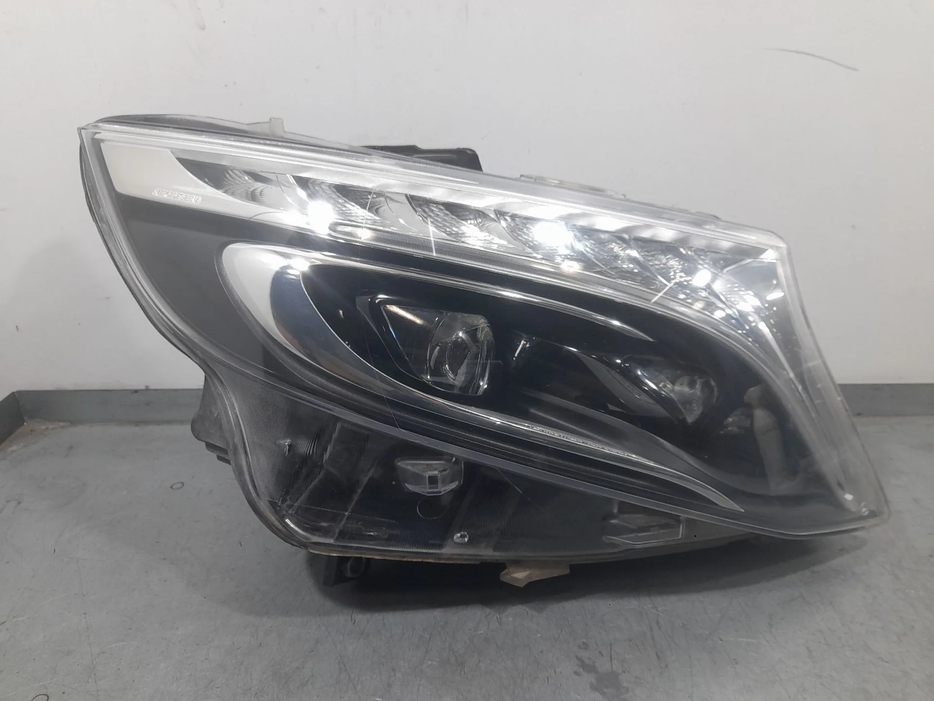 Faro Derecho para Mercedes-Benz Vito Tourer (W447)