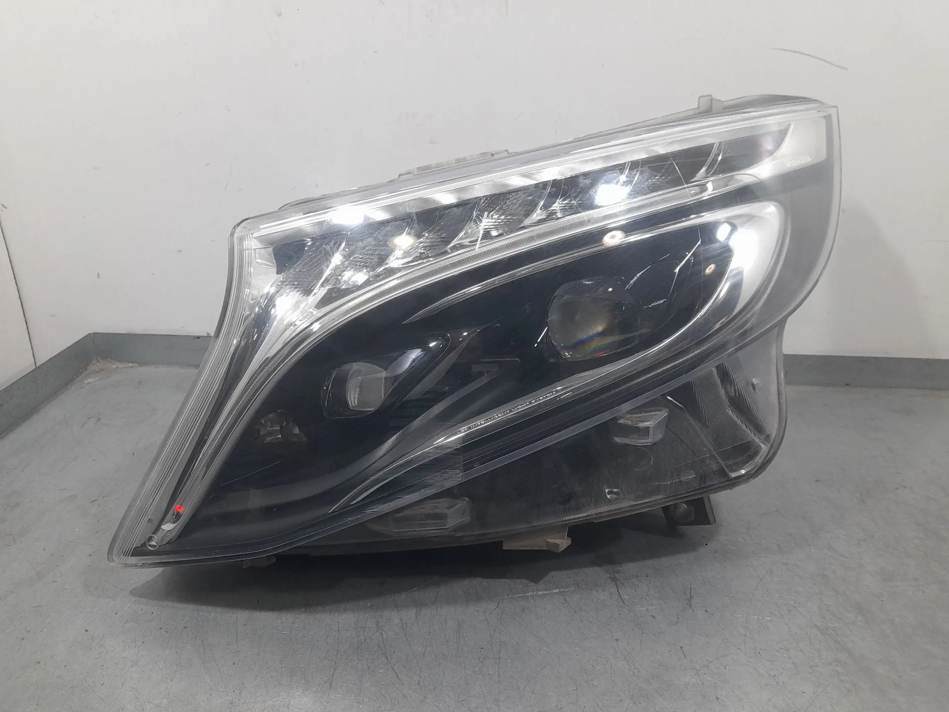 Faro Izquierdo para Mercedes-Benz Vito Tourer (W447)