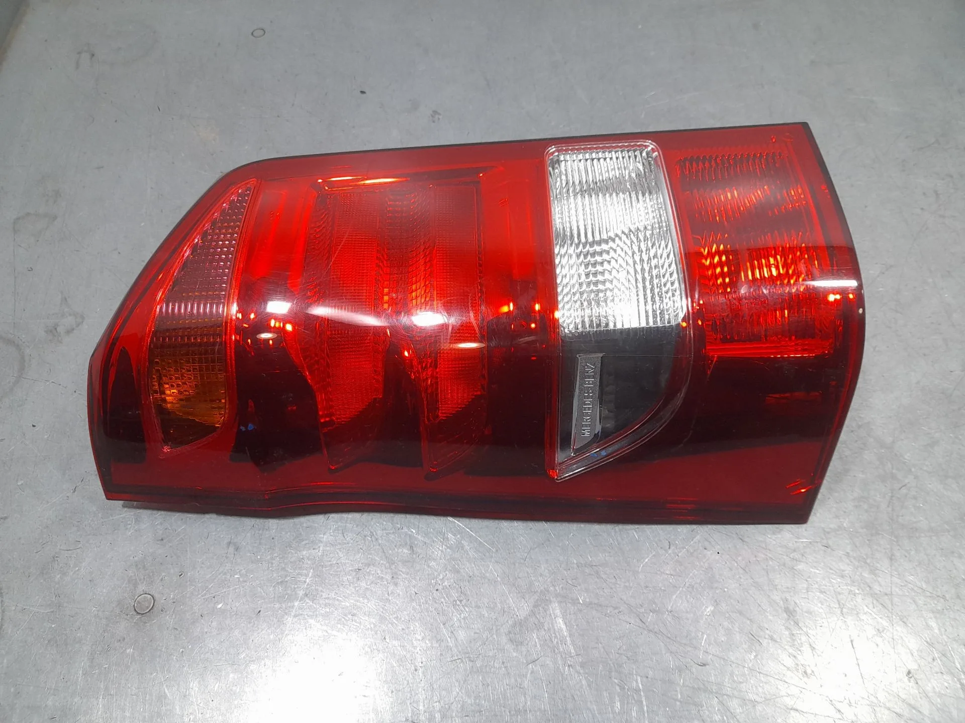 Piloto Trasero Izquierdo para Mercedes-Benz Vito Tourer (W447)