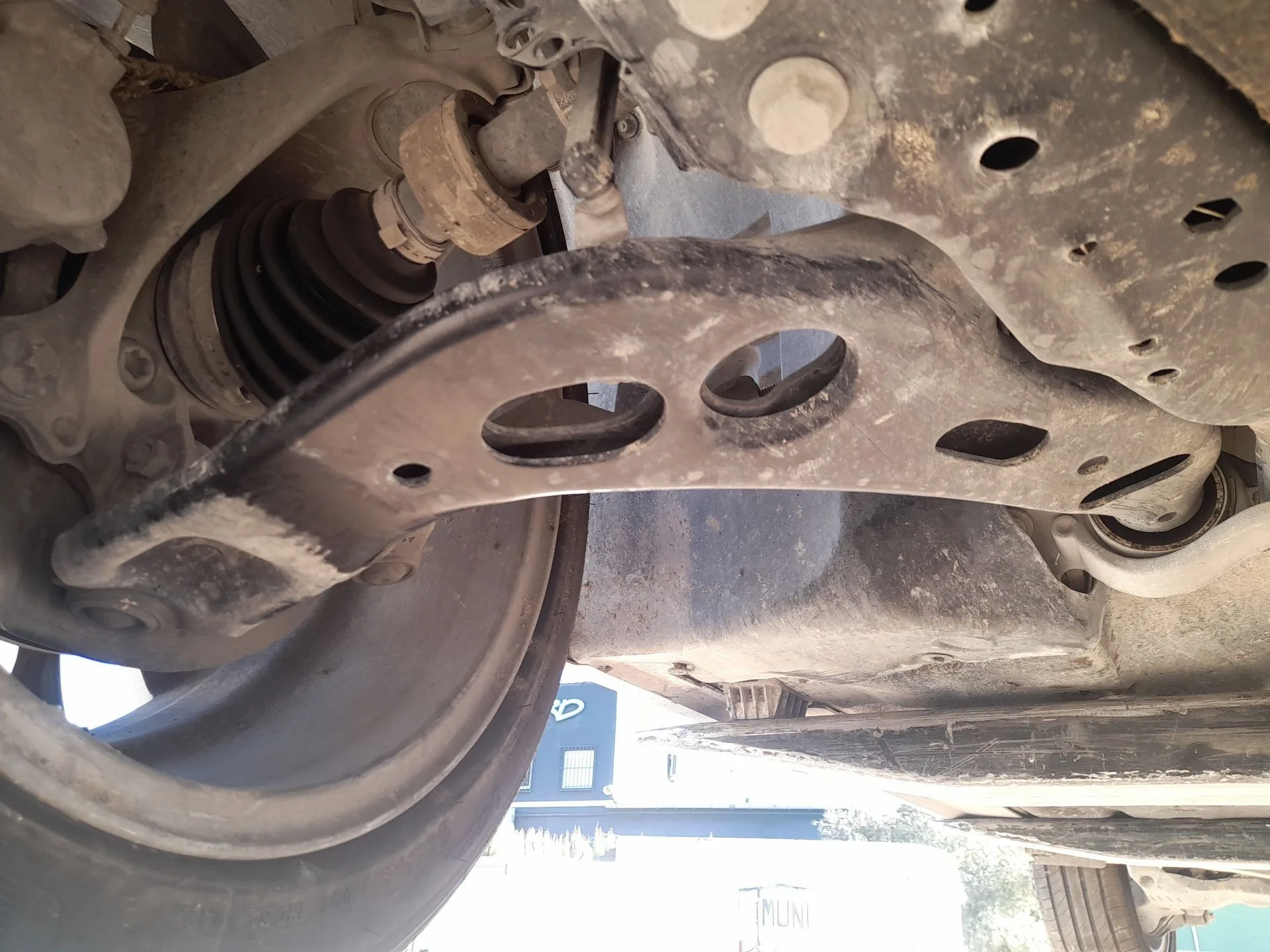 Brazo Suspension Inferior Delantero Derecho para Bmw Serie 1 Lim. (F40)