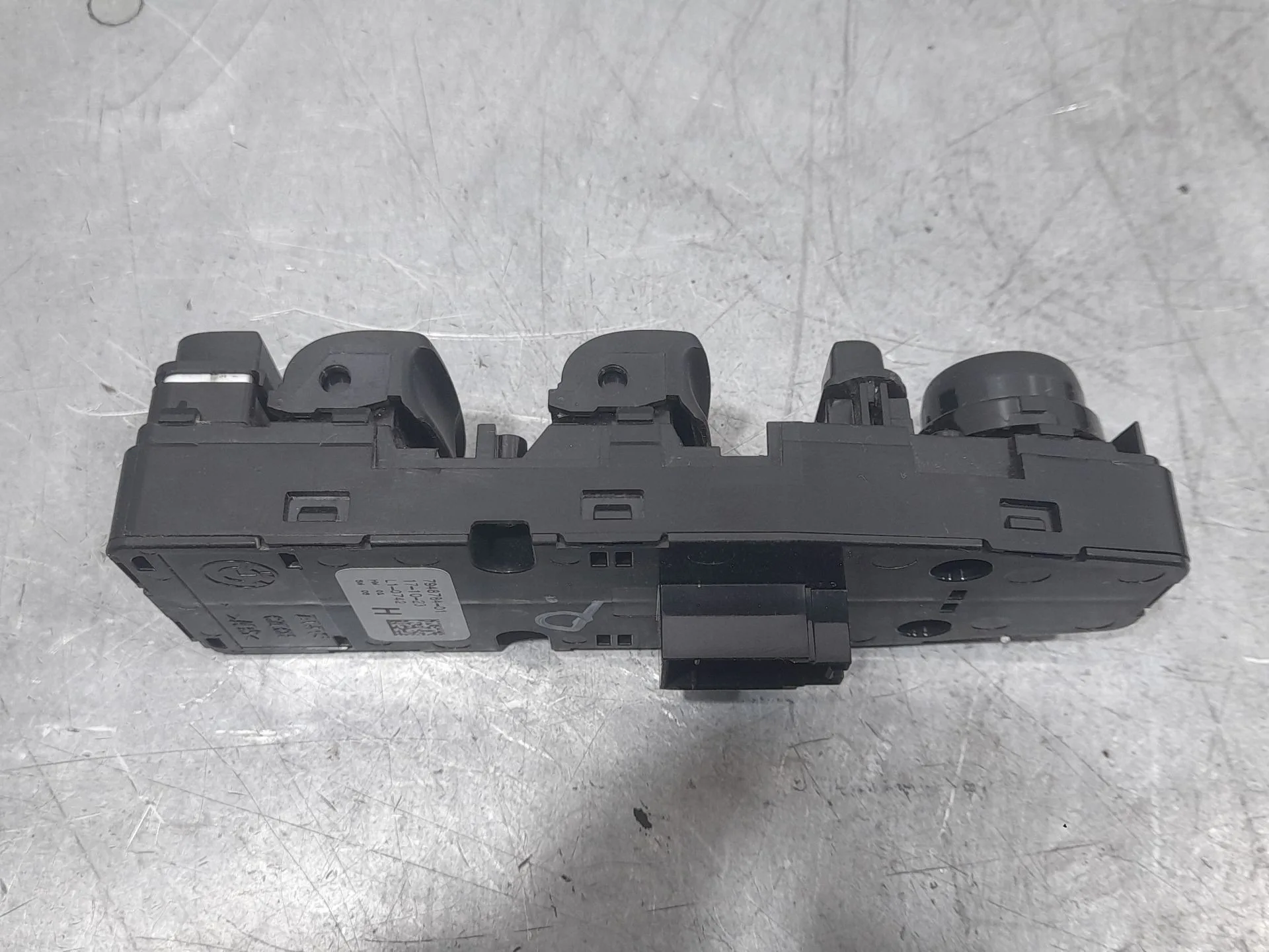 Mando Elevalunas Delantero Izquierdo para Bmw Serie 1 Lim. (F40)