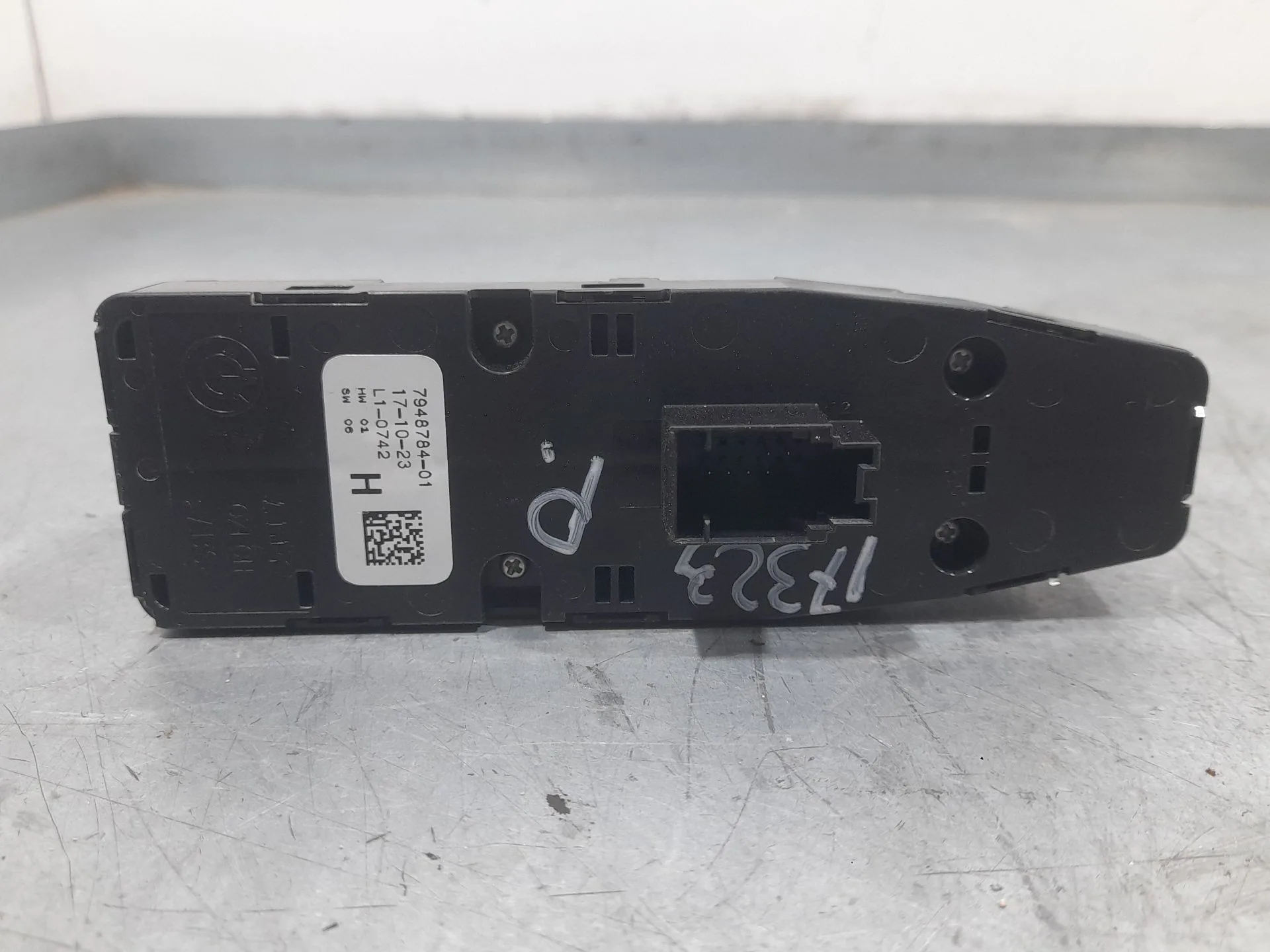 Mando Elevalunas Delantero Izquierdo para Bmw Serie 1 Lim. (F40)