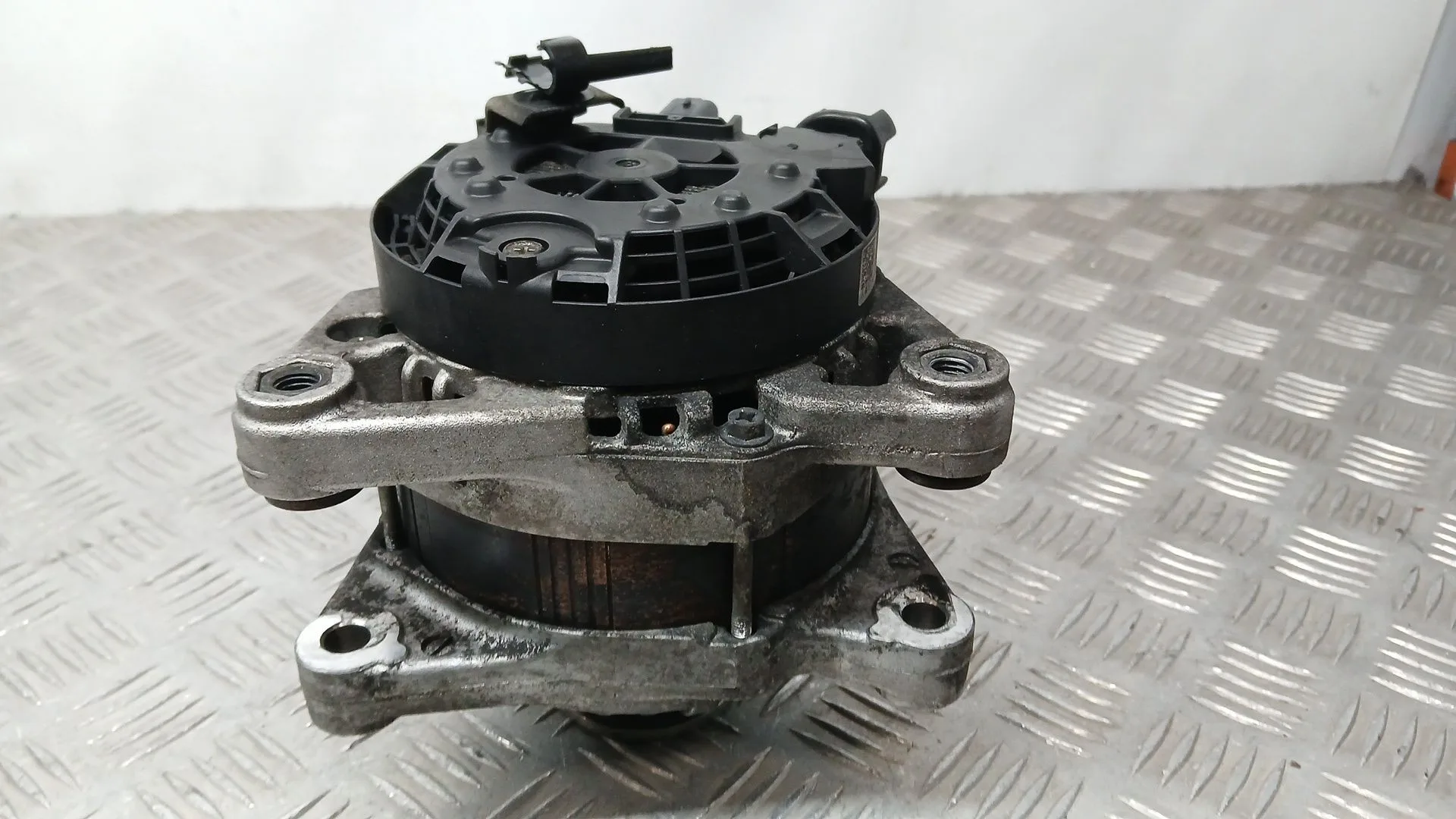 Alternador para Peugeot Partner Furgoneta/Monovolumen (K9)