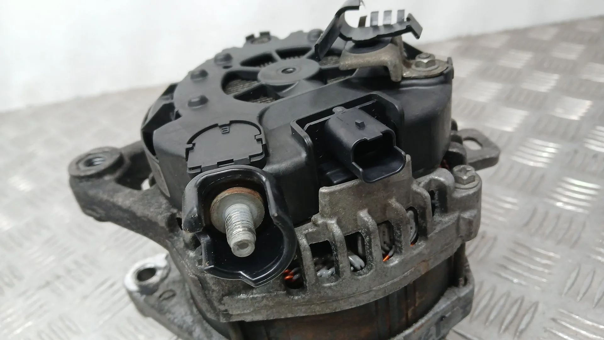 Alternador para Peugeot Partner Furgoneta/Monovolumen (K9)