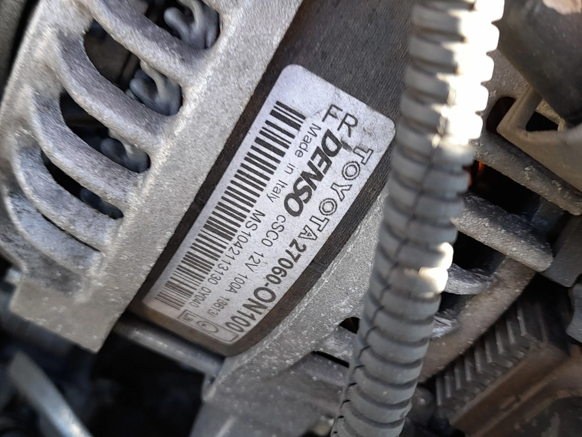 Alternador para Toyota Auris (_E18_)