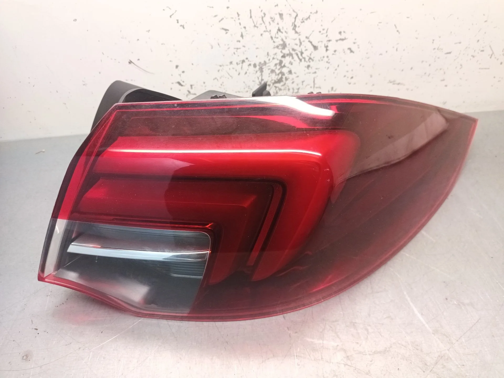 Piloto Trasero Derecho Exterior para Opel Insignia B Grand Sport (Z18)