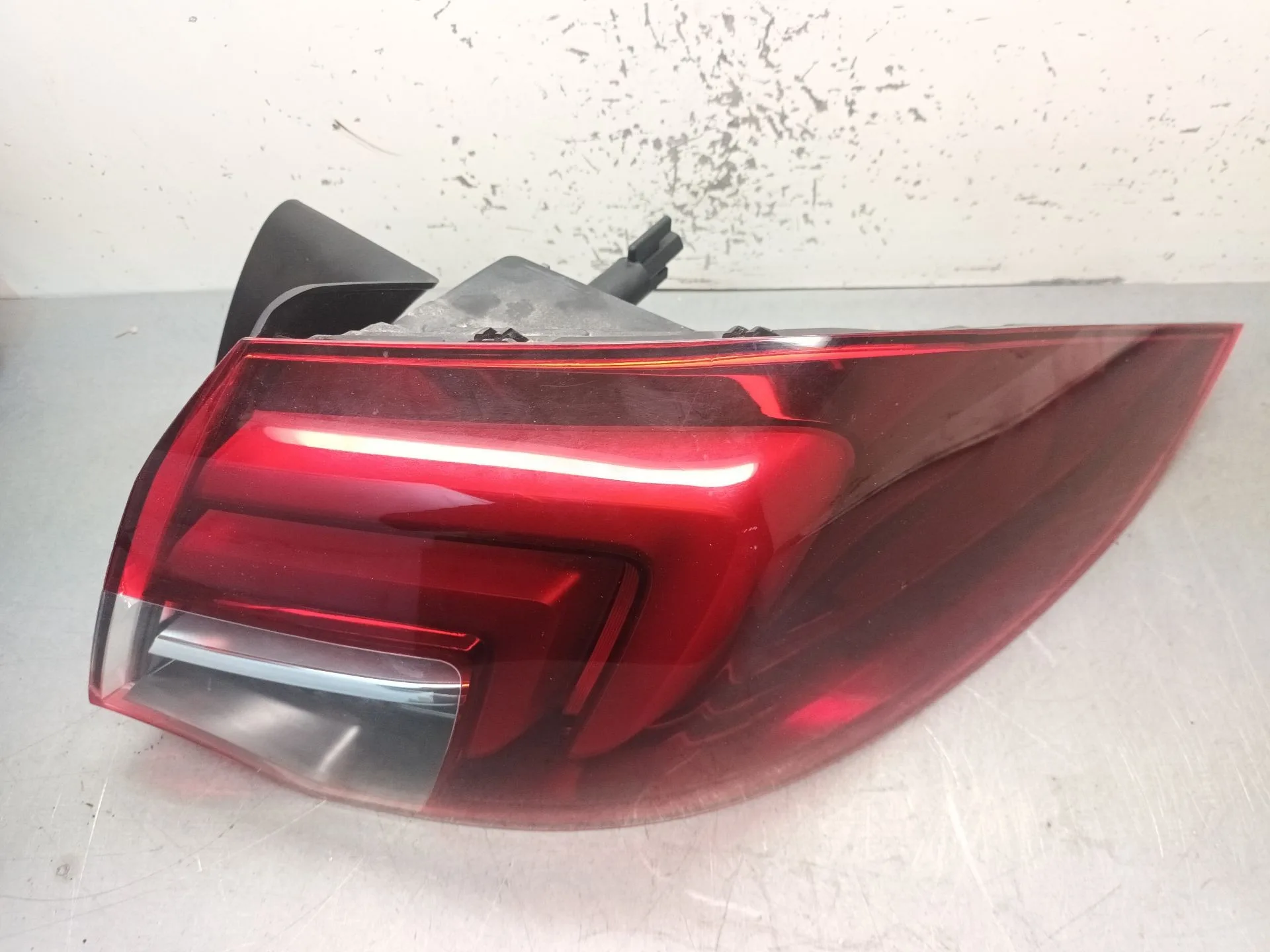 Piloto Trasero Derecho Exterior para Opel Insignia B Grand Sport (Z18)